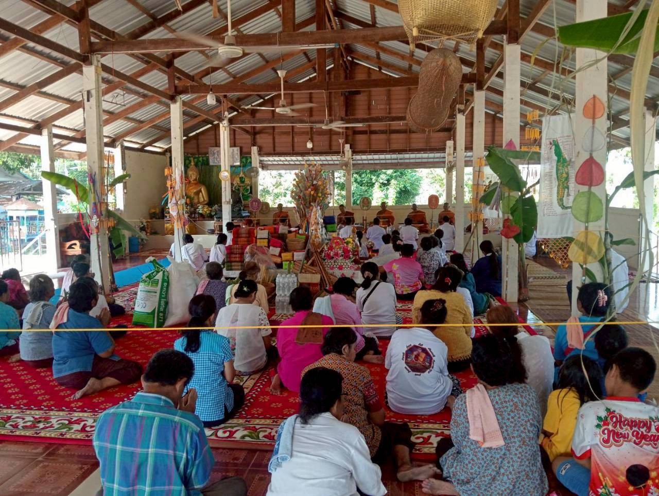 ภาพร่วมพิธีกรรมวัดหนองห้าง(บ้านหนองห้าง)