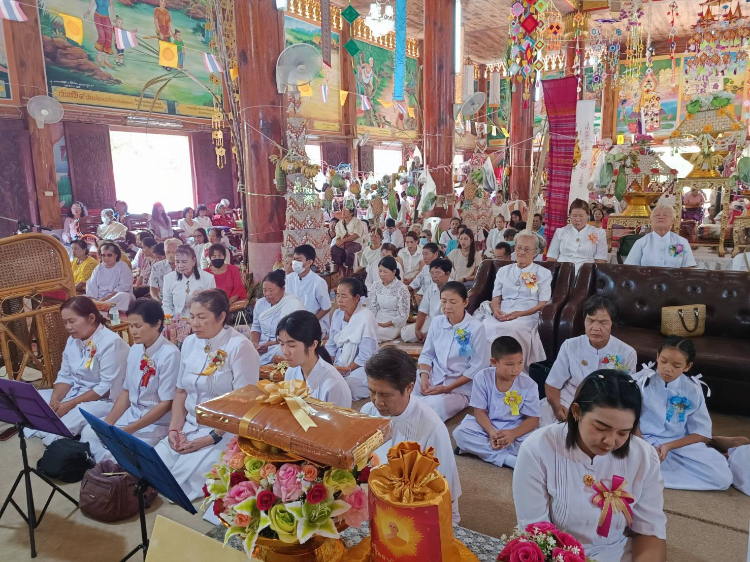 ภาพร่วมพิธีกรรมวัดหนองปลาปาก