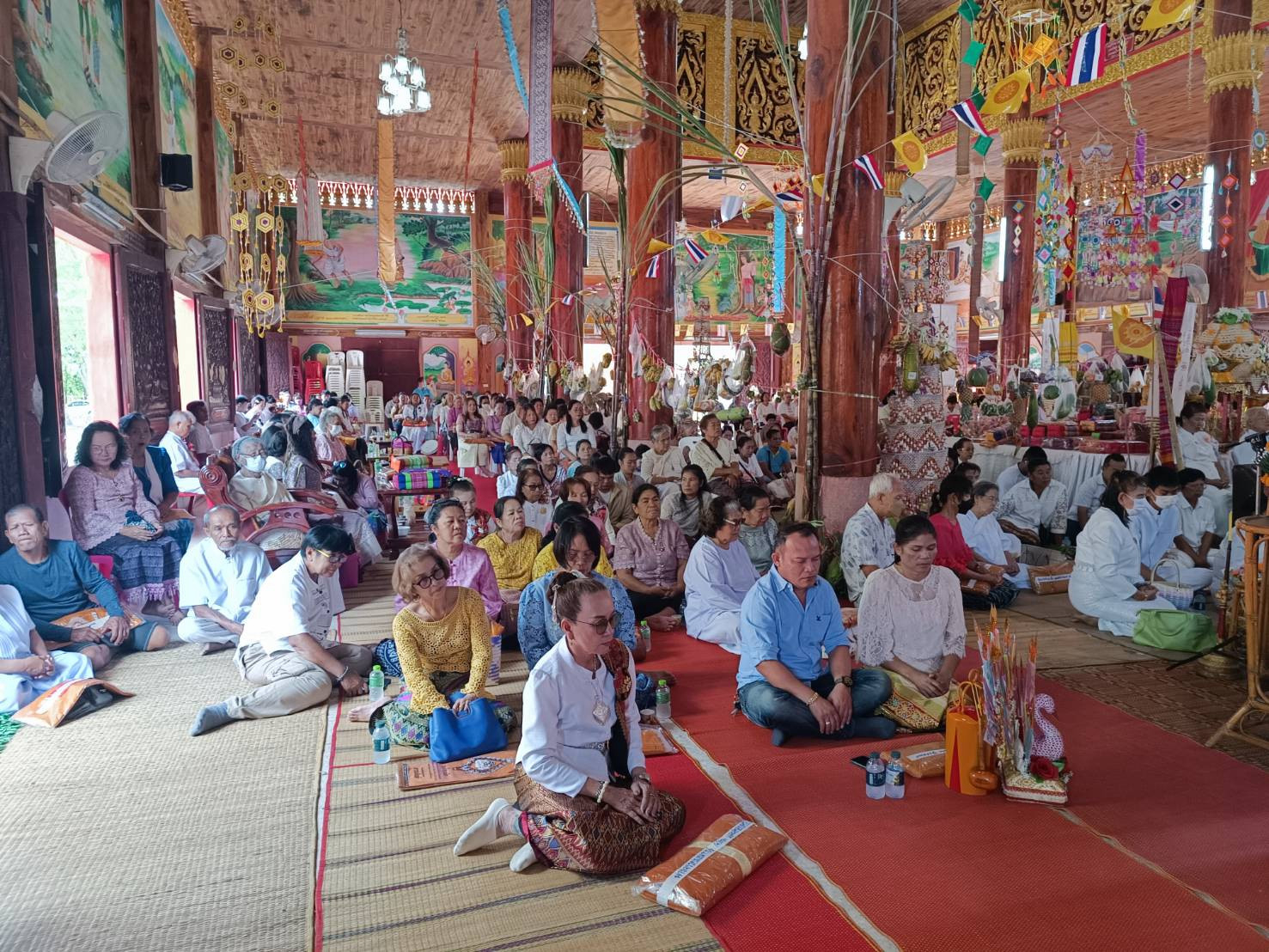 ภาพร่วมพิธีกรรมวัดหนองปลาปาก