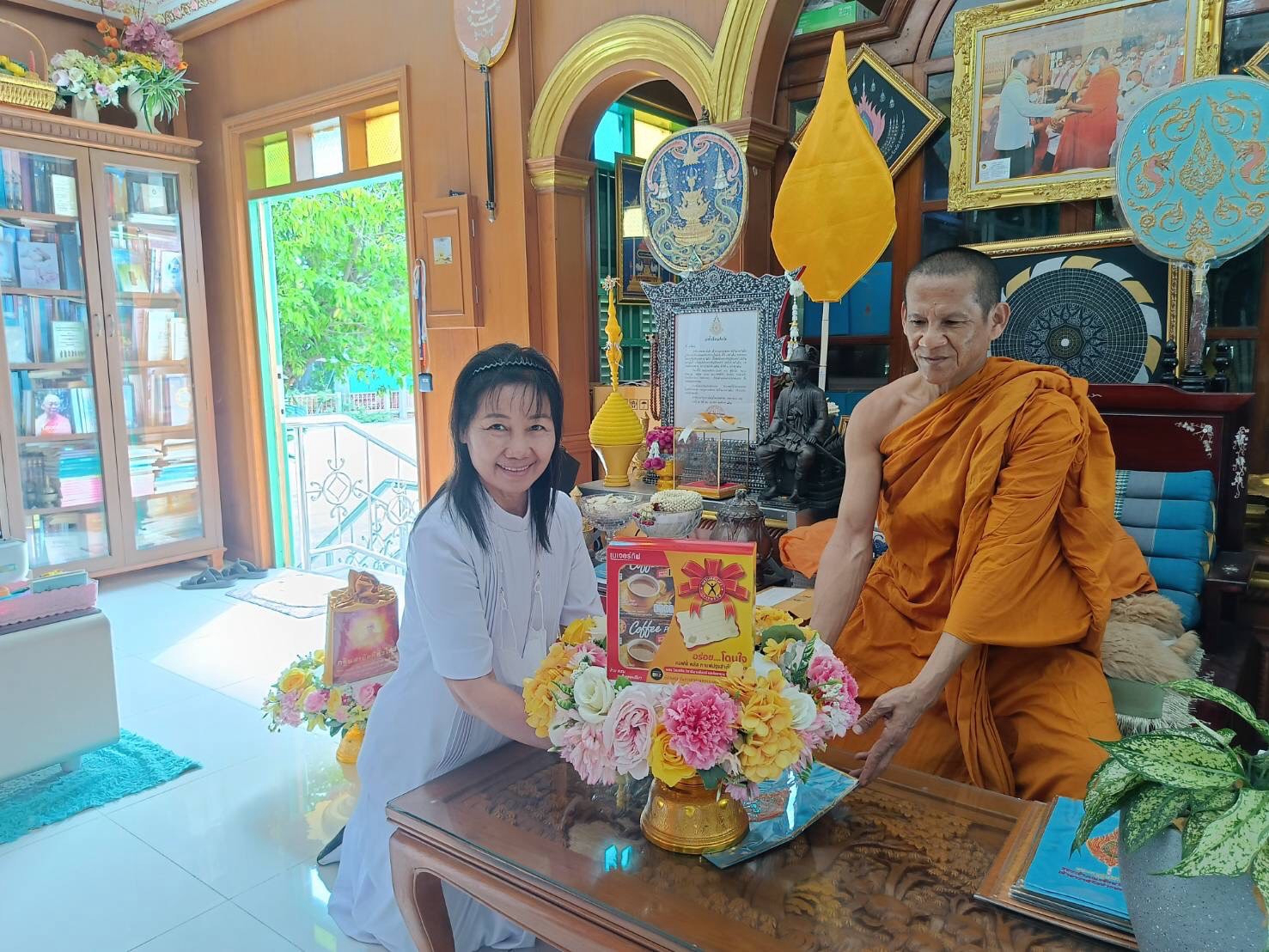 ภาพร่วมขบวนกฐินวัดอ่างทองวรวิหาร