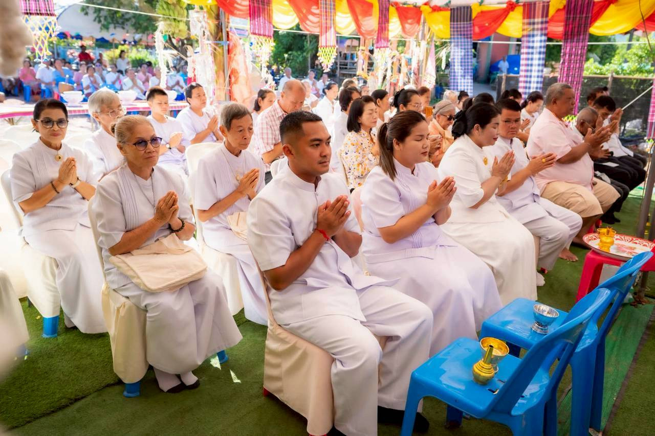 ภาพร่วมพิธีกรรมวัดหนองไห