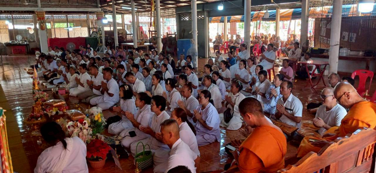 ภาพร่วมพิธีกรรมวัดบ้านโหล่นสามัคคีธรรม