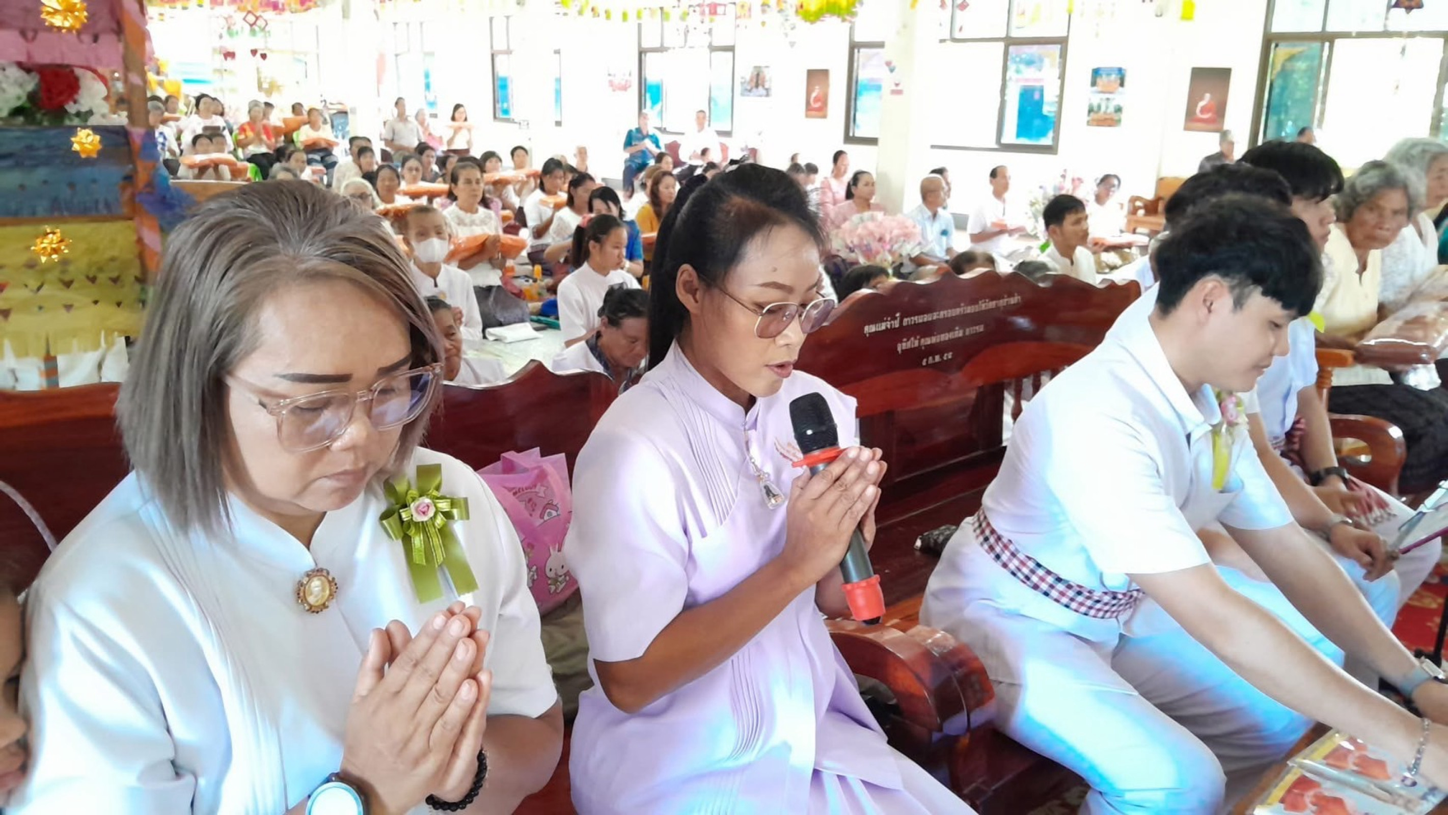 ภาพร่วมพิธีกรรมวัดธาตุ