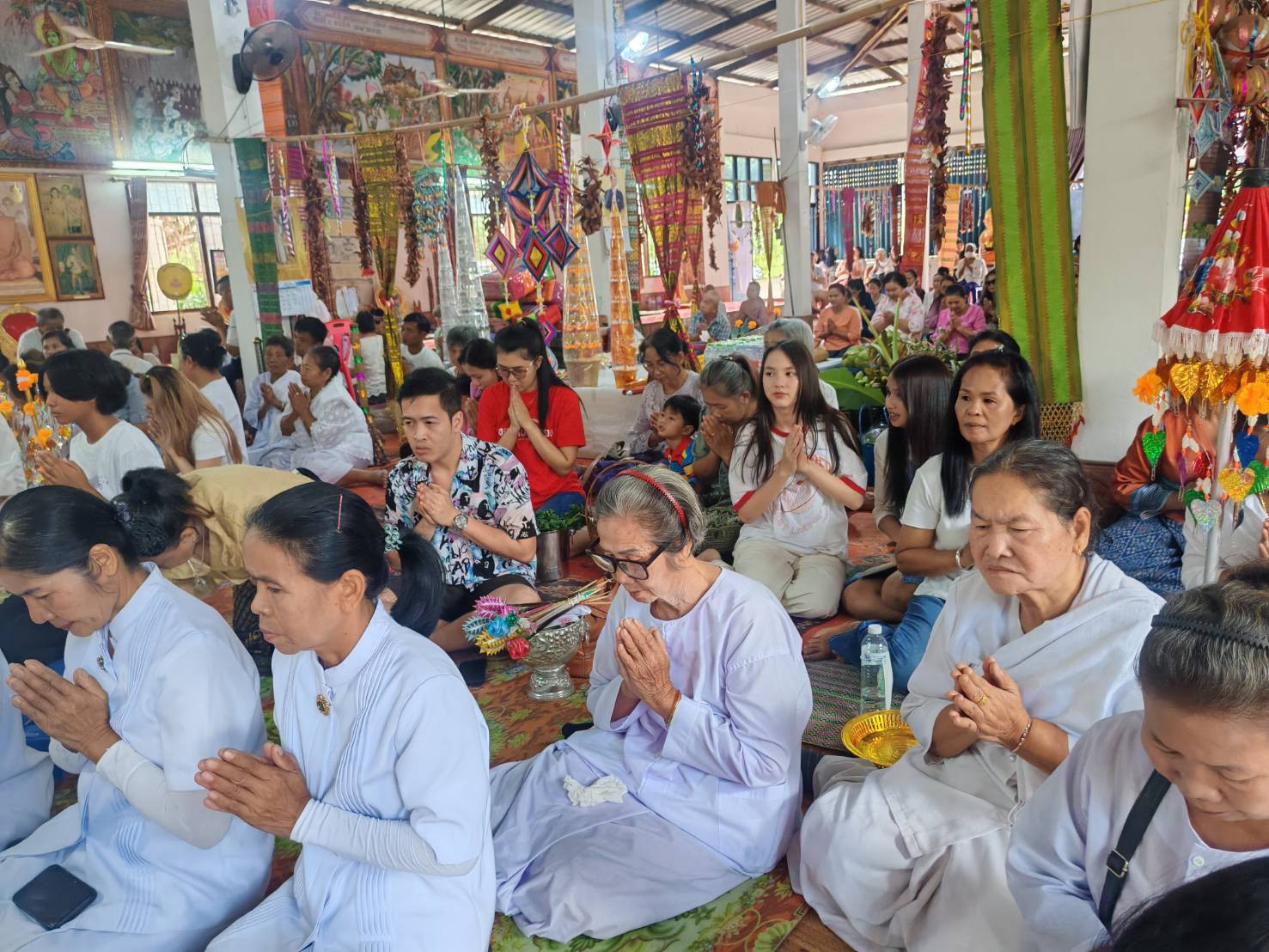 ภาพร่วมพิธีกรรมวัดบ้านนาทราย