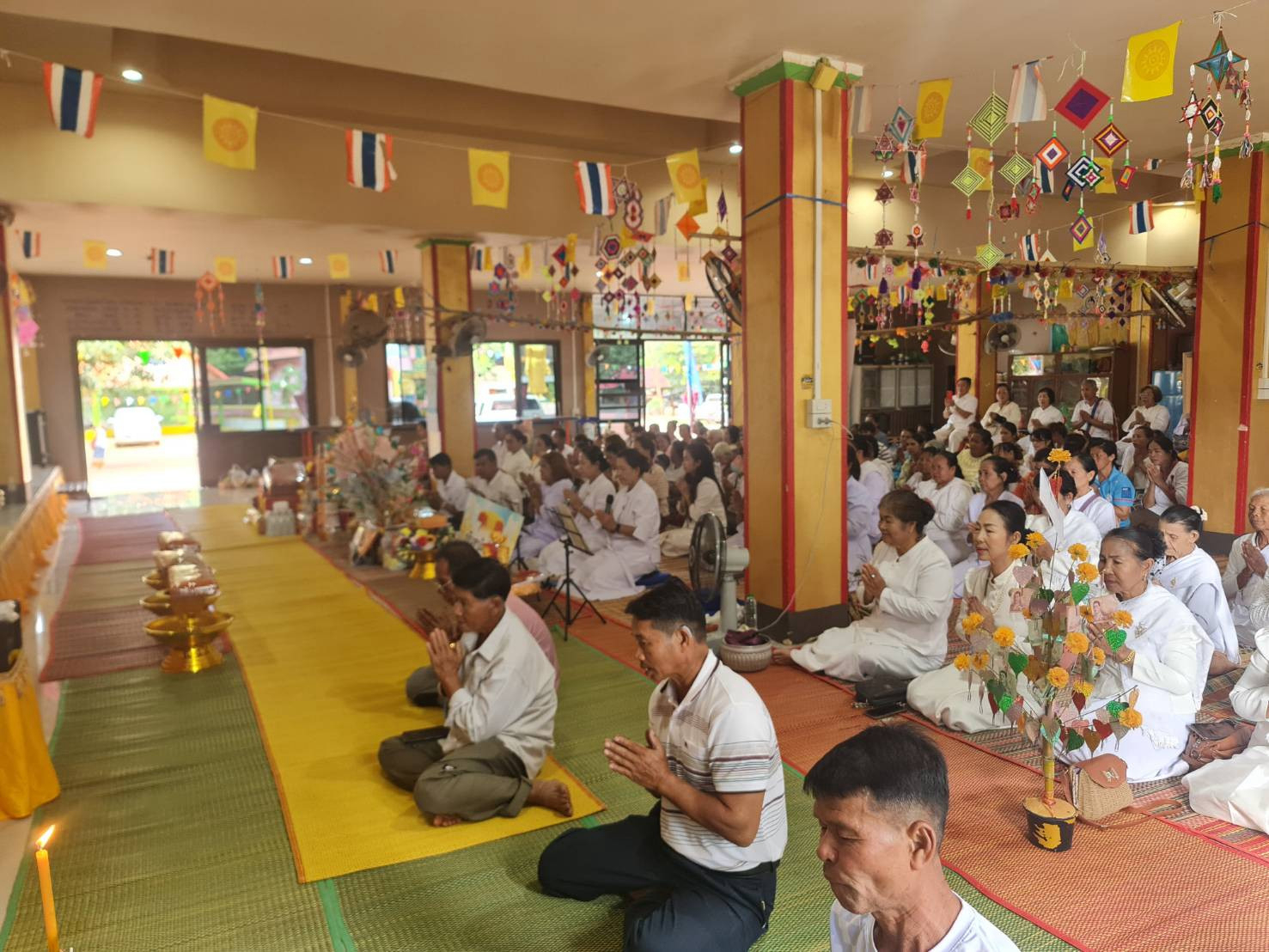 ภาพร่วมพิธีกรรมวัดอุดมศรีทัศน์