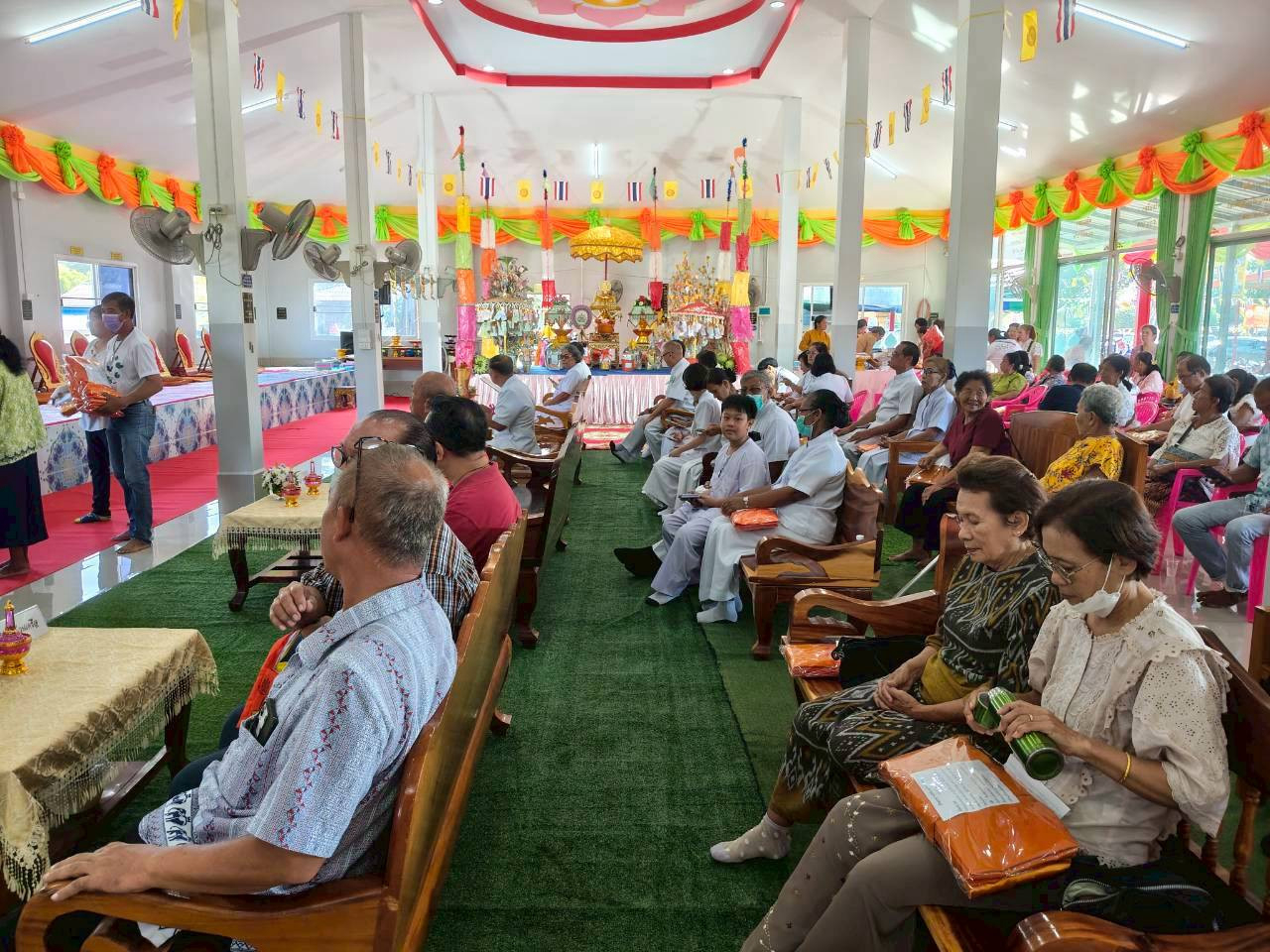 ภาพร่วมพิธีกรรมวัดคลองกลาง