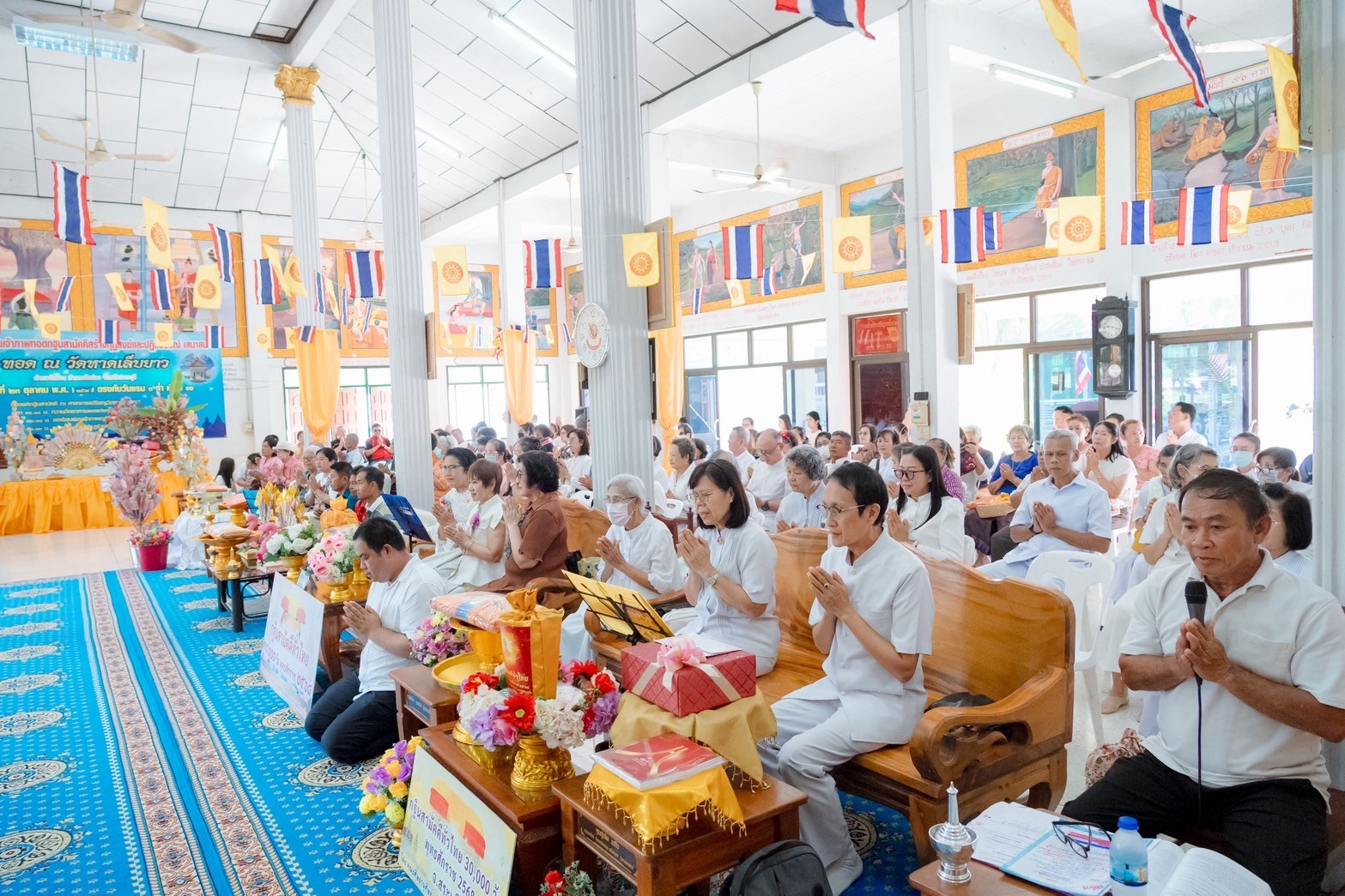 ภาพร่วมพิธีกรรมวัดหาดเล็บยาว