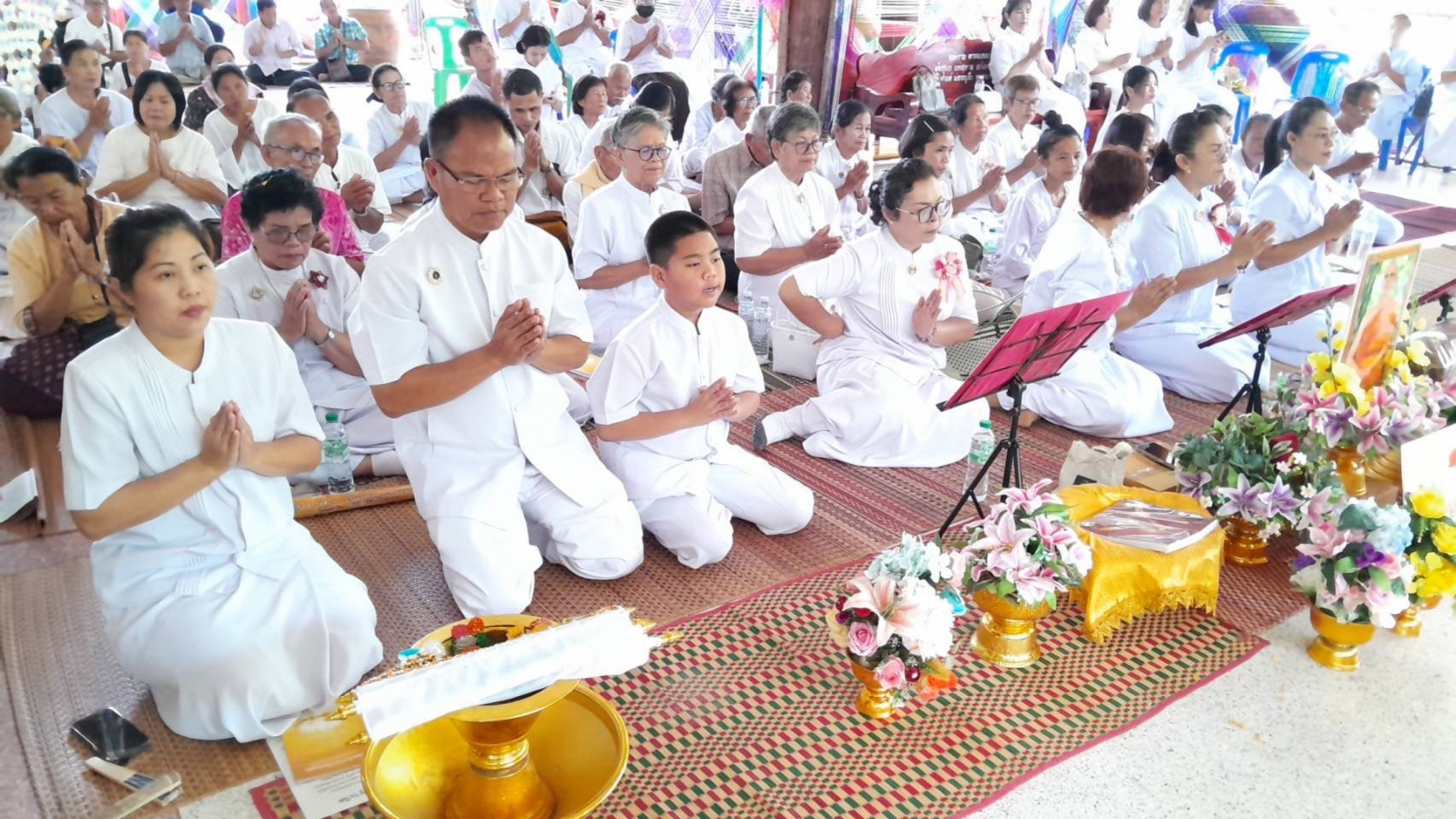 ภาพร่วมพิธีกรรมสำนักสงฆ์วัดป่าดอนเตาเหล็ก