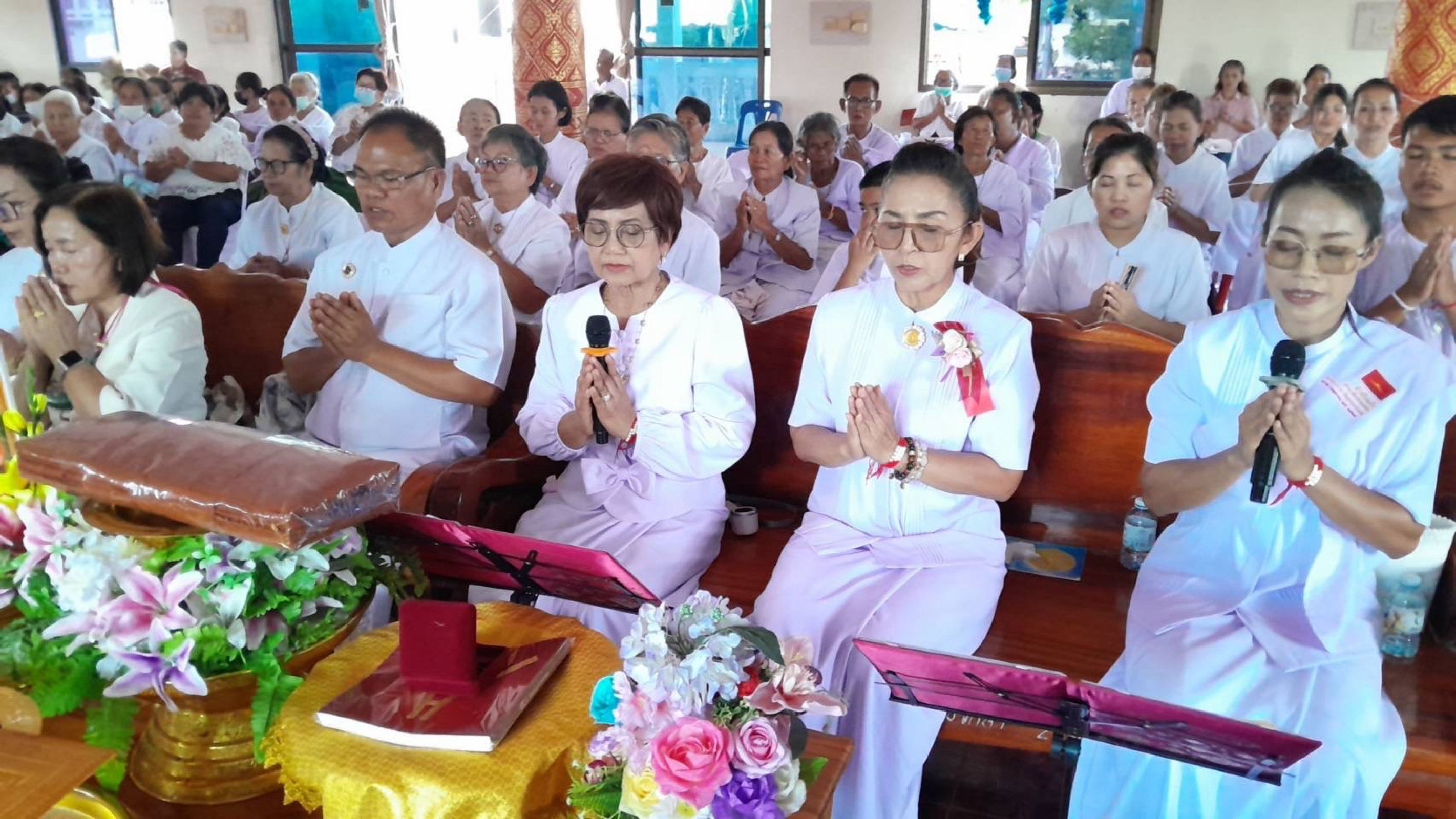 ภาพกล่าวคำถวายกฐินวัดธรรมาธิปไตย