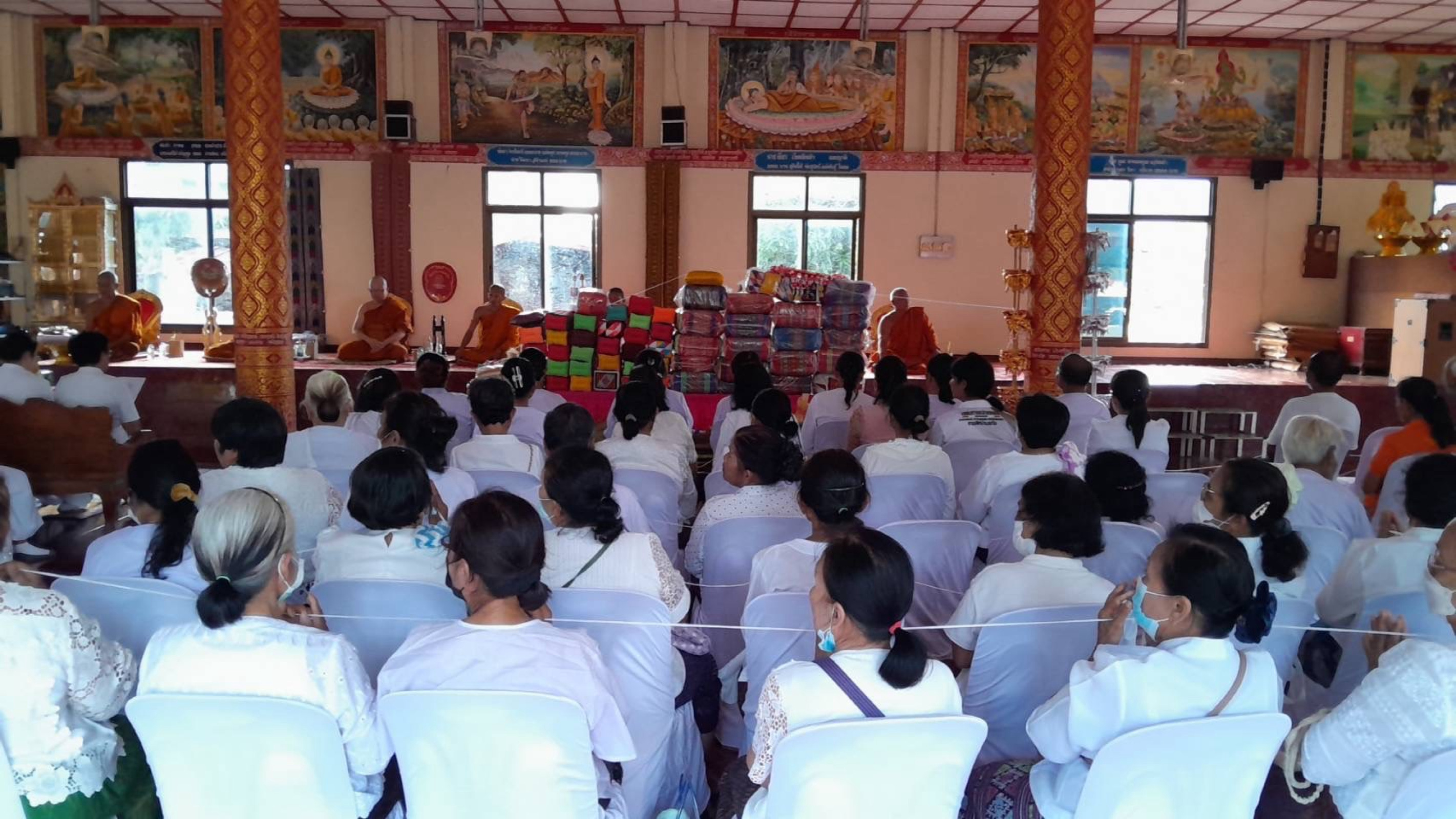 ภาพร่วมพิธีกรรมวัดธรรมาธิปไตย