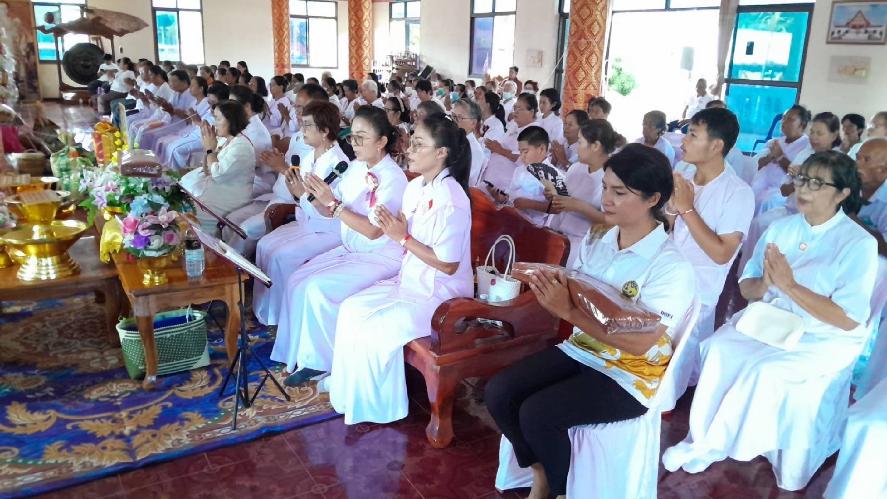 ภาพร่วมพิธีกรรมวัดธรรมาธิปไตย