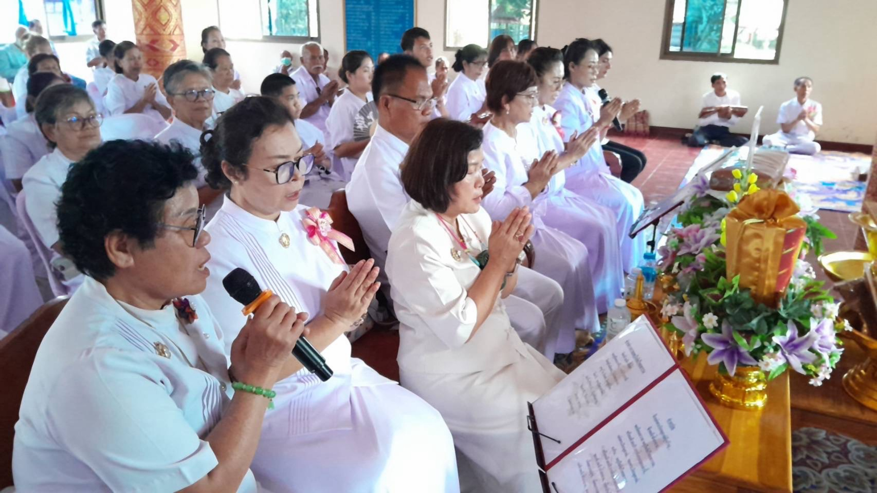 ภาพร่วมพิธีกรรมวัดธรรมาธิปไตย