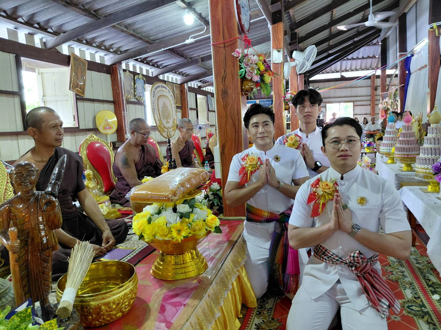 ภาพร่วมพิธีกรรมวัดโพธิ์ชัย