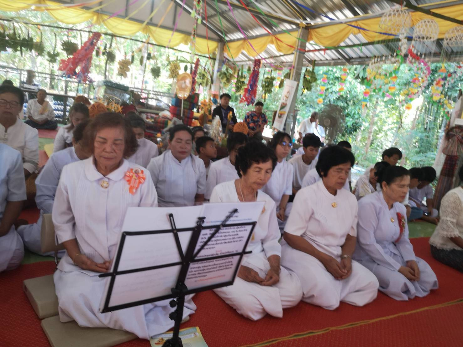 ภาพร่วมพิธีกรรมวัดแก้วเสด็จวนาราม