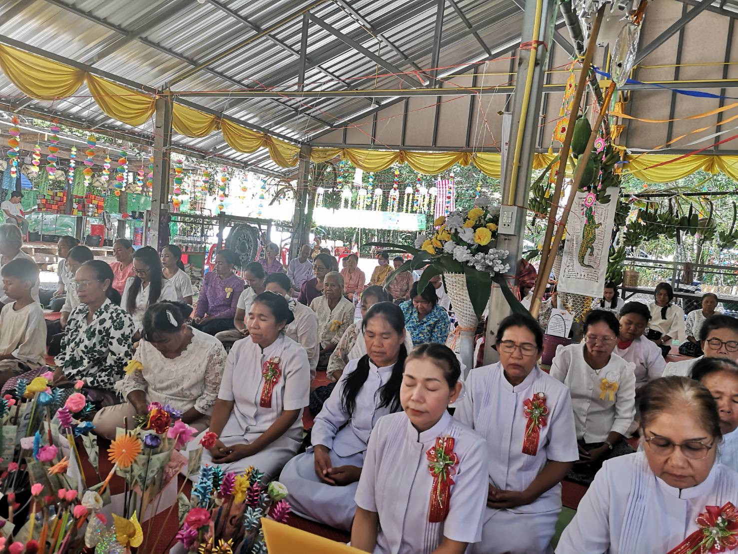 ภาพร่วมพิธีกรรมวัดแก้วเสด็จวนาราม