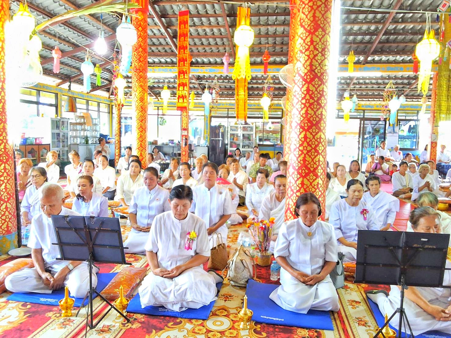 ภาพร่วมพิธีกรรมวัดศรีมงคล