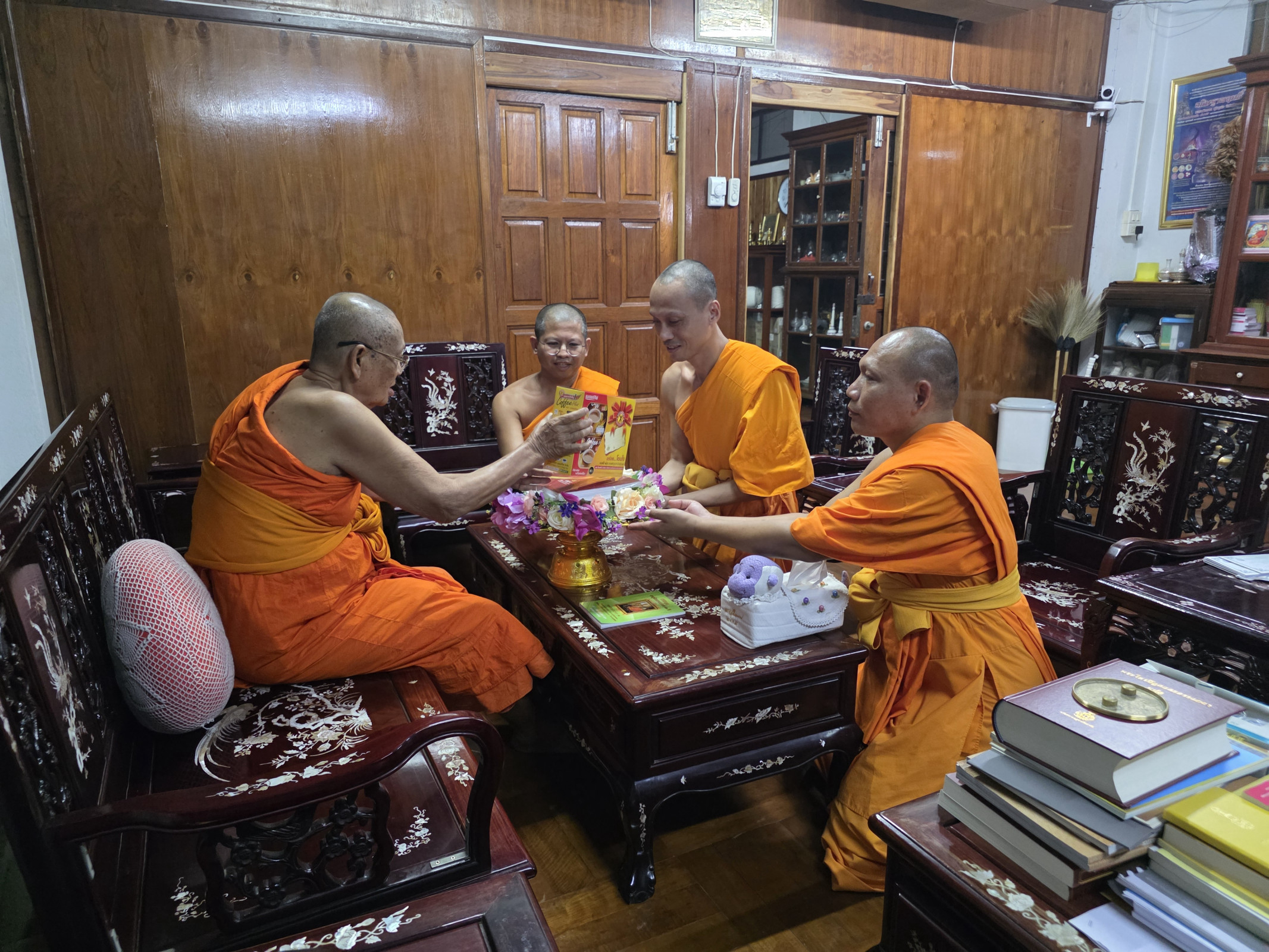 ภาพกล่าวคำถวายกฐินวัดใหม่กรงทอง