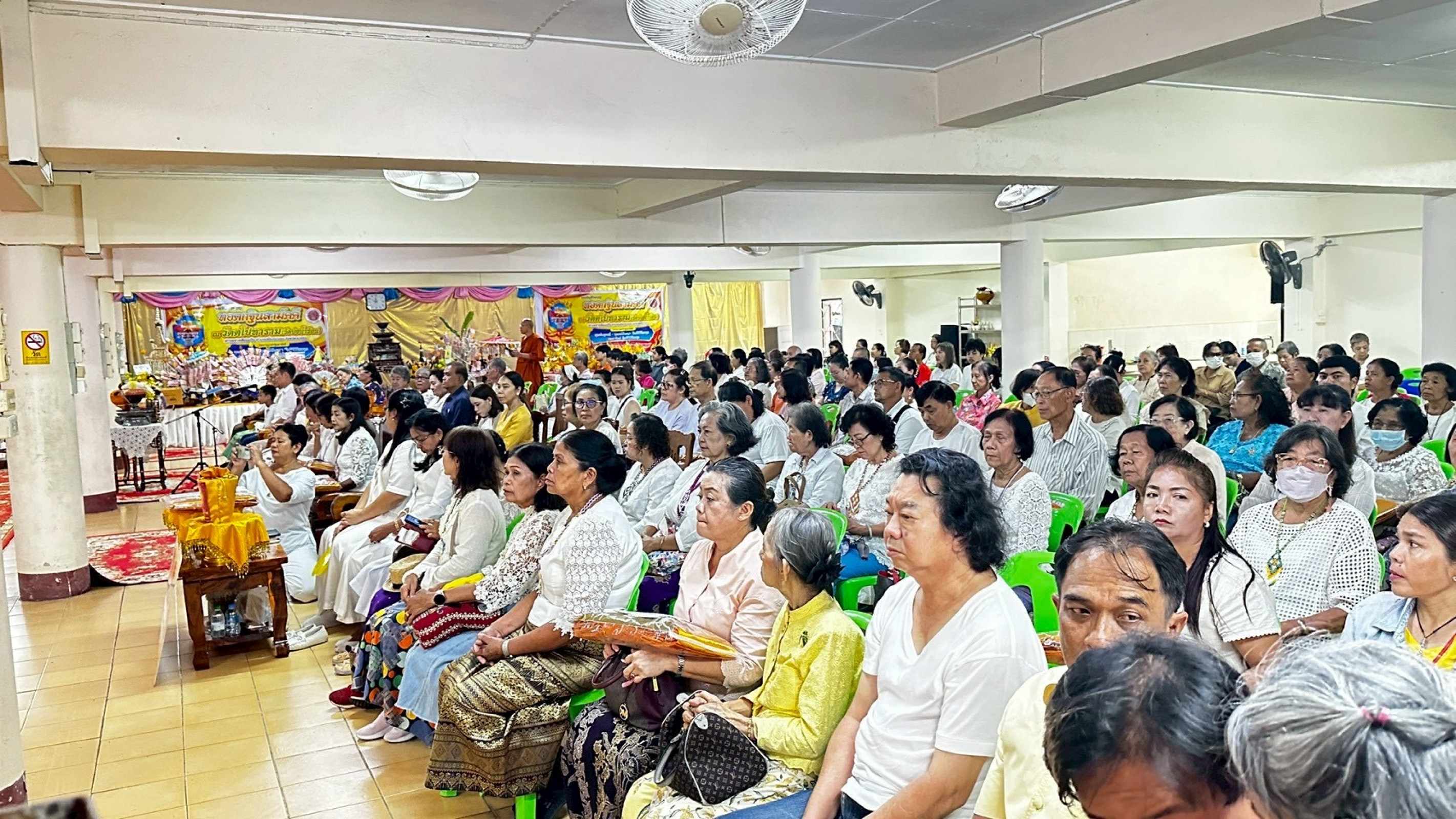 ภาพร่วมพิธีกรรมวัดตโปทาราม