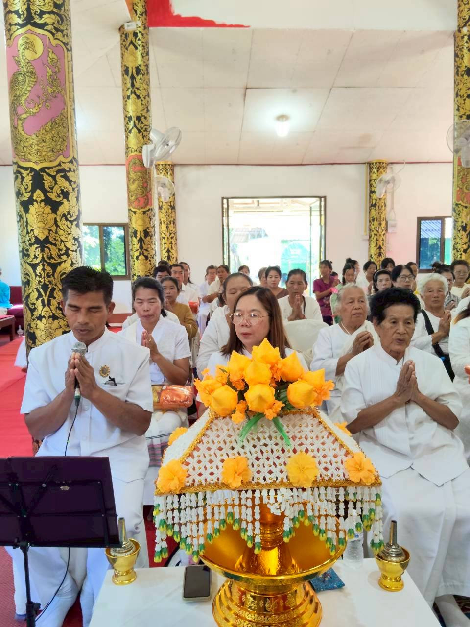 ภาพร่วมพิธีกรรมที่พักสงฆ์ท่าล้อจองคำ