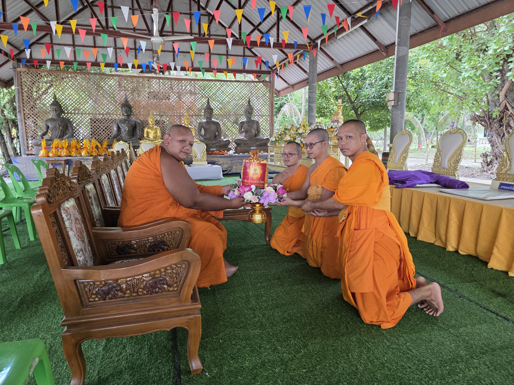 ภาพร่วมพิธีกรรมวัดบึงนาราง