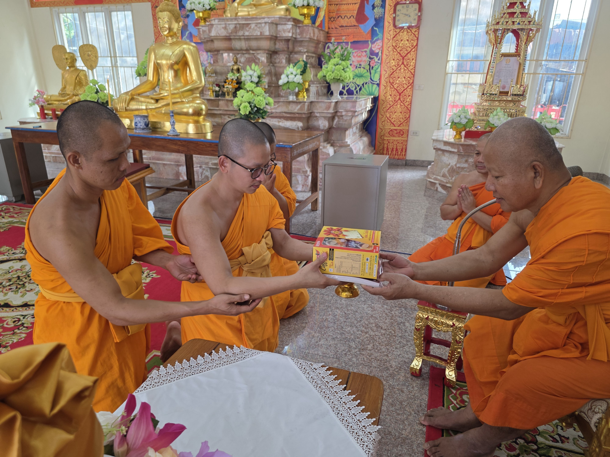 ภาพกล่าวคำถวายกฐินวัดตะพานหิน