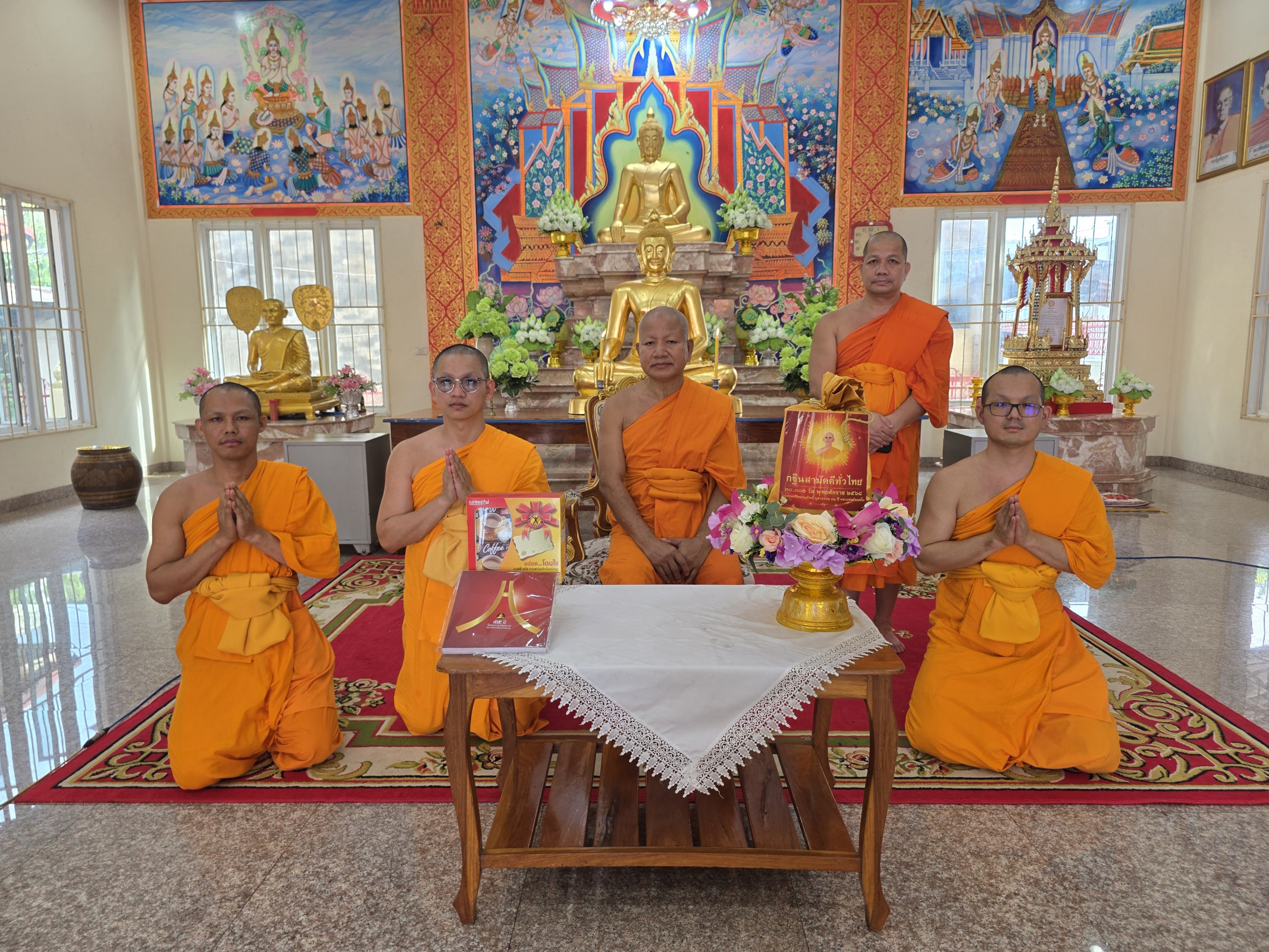 ภาพร่วมพิธีกรรมวัดตะพานหิน