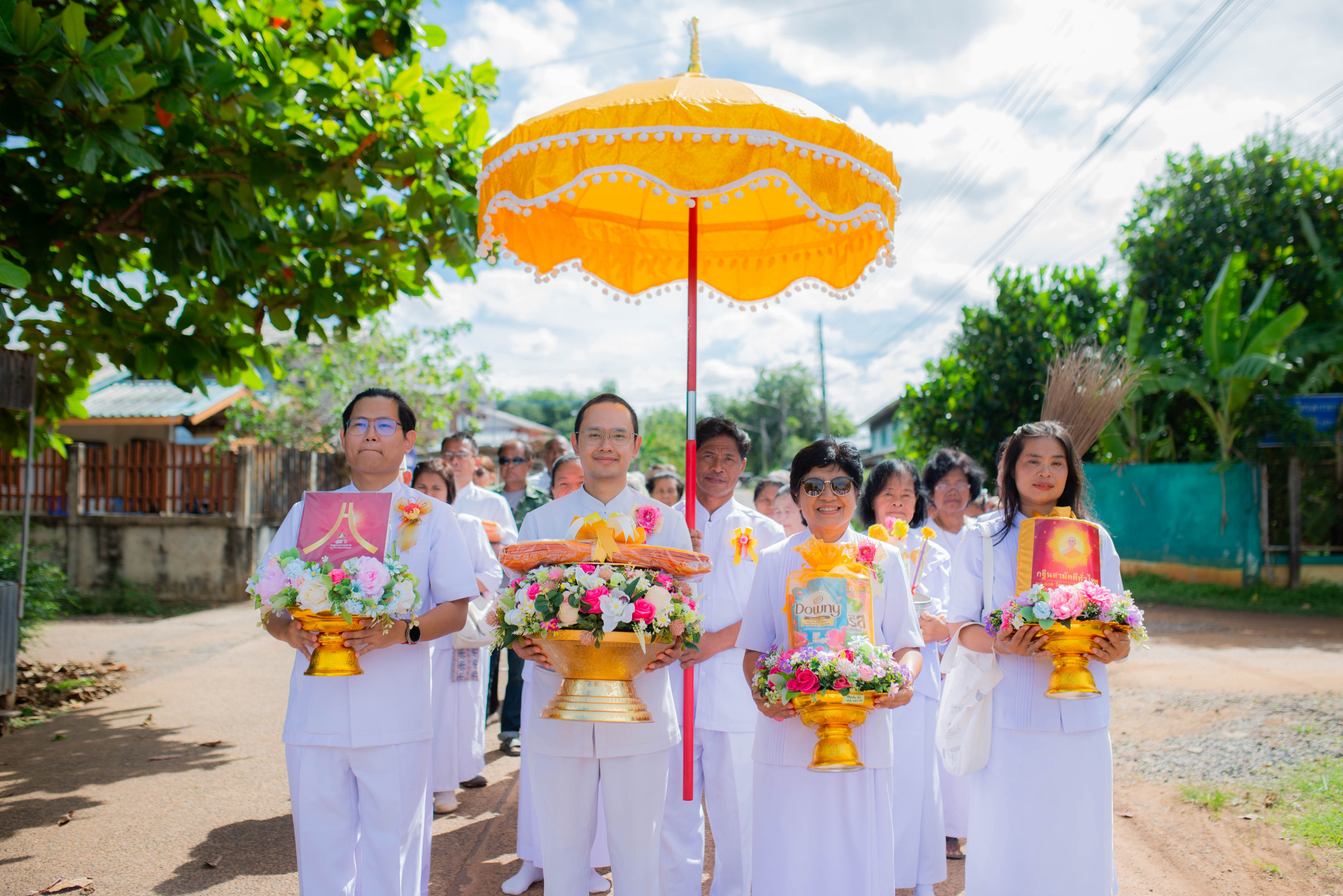 ภาพร่วมขบวนกฐินวัดซับตะคร้อ