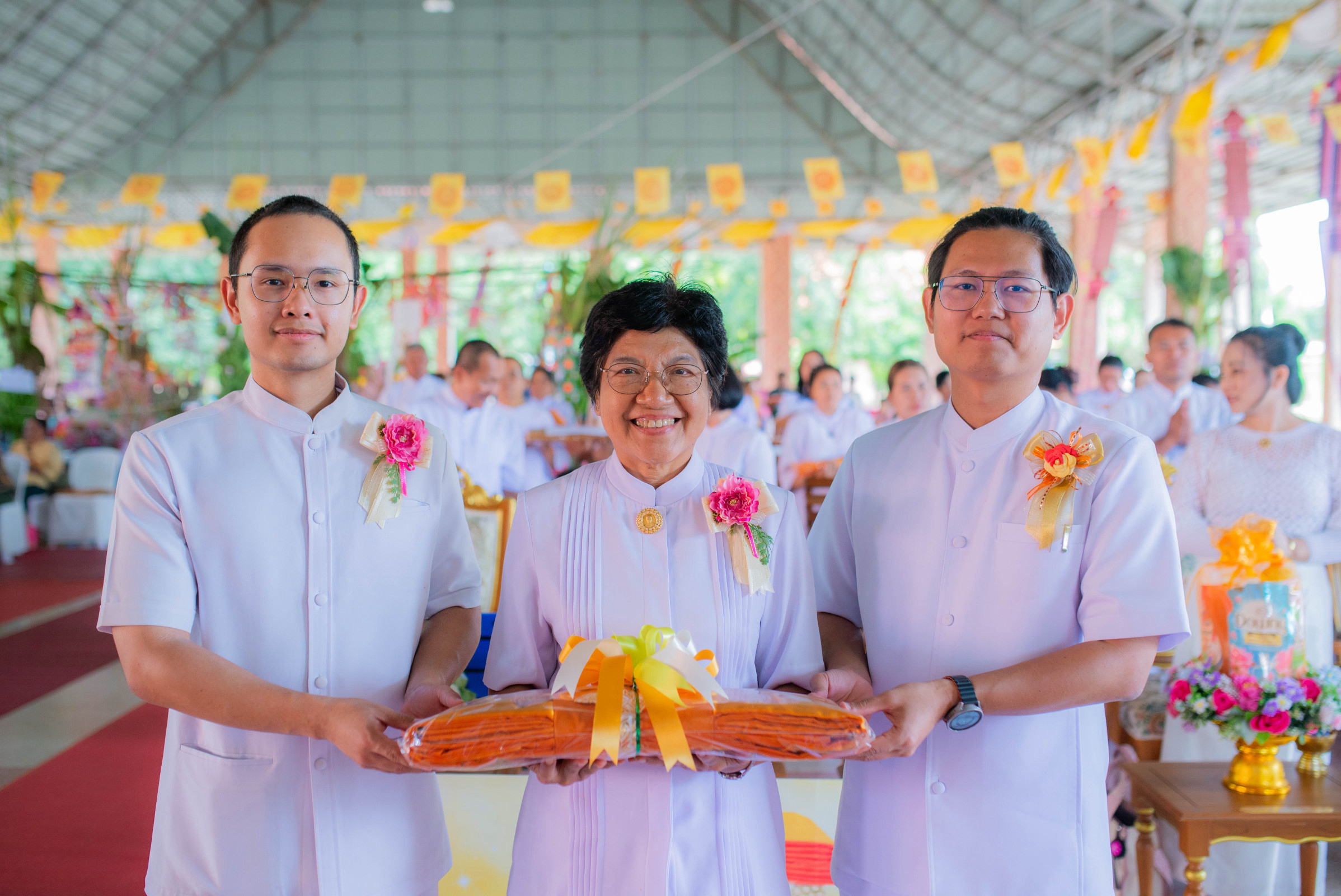 ภาพร่วมพิธีกรรมวัดซับตะคร้อ