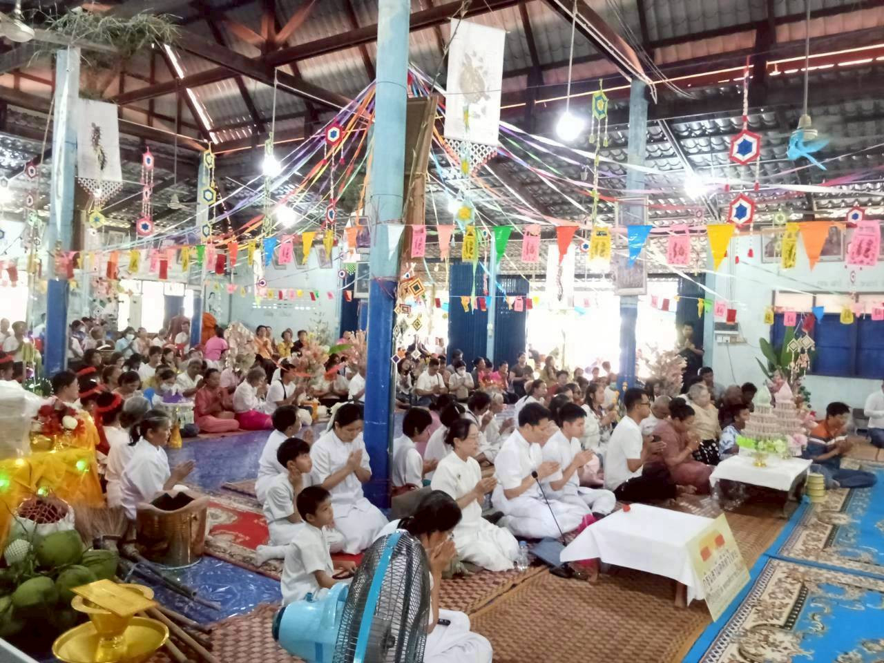 ภาพร่วมพิธีกรรมที่พักสงฆ์ซับตาหัน