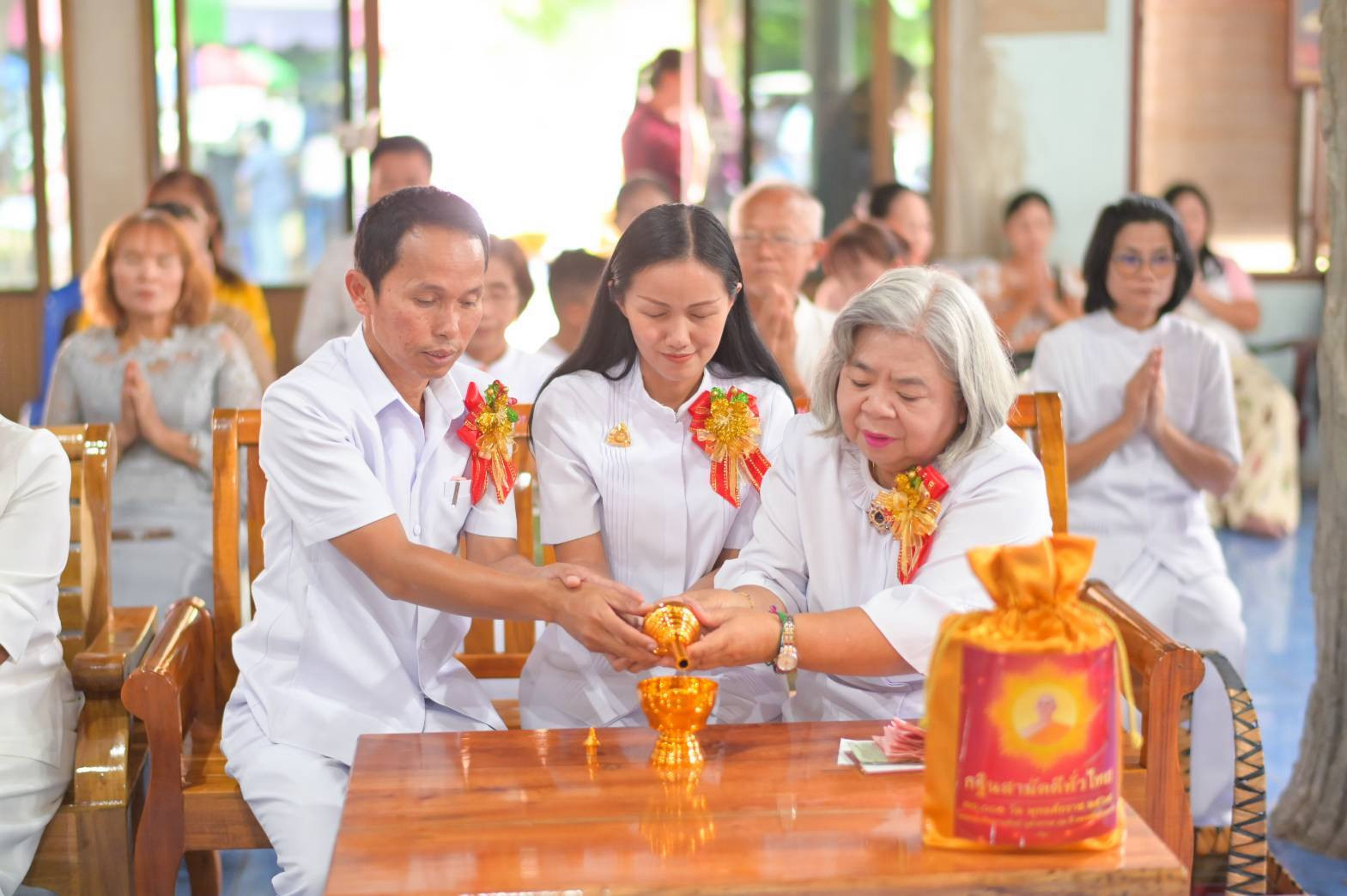 ภาพร่วมพิธีกรรมวัดไร่ดอน
