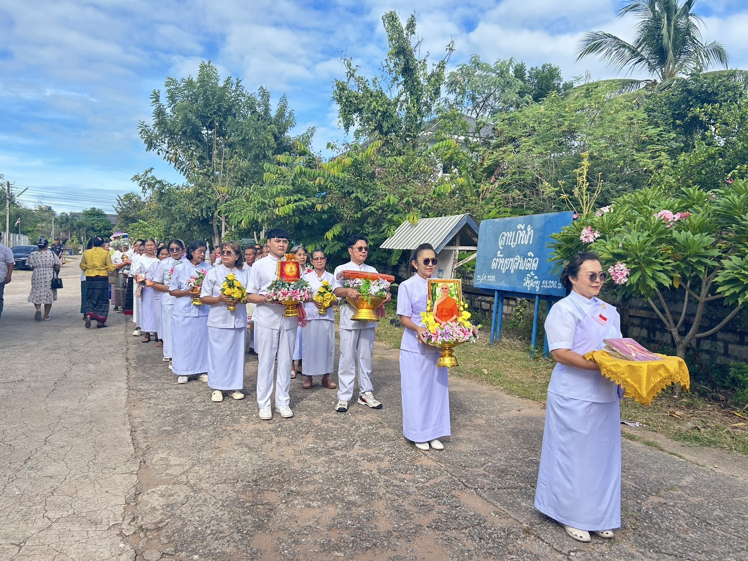 ภาพร่วมขบวนกฐินวัดสุนทริกา