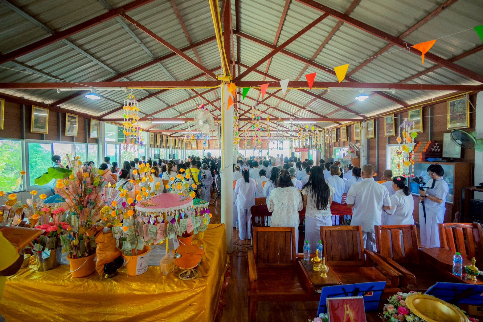 ภาพร่วมพิธีกรรมวัดเขากำแพง