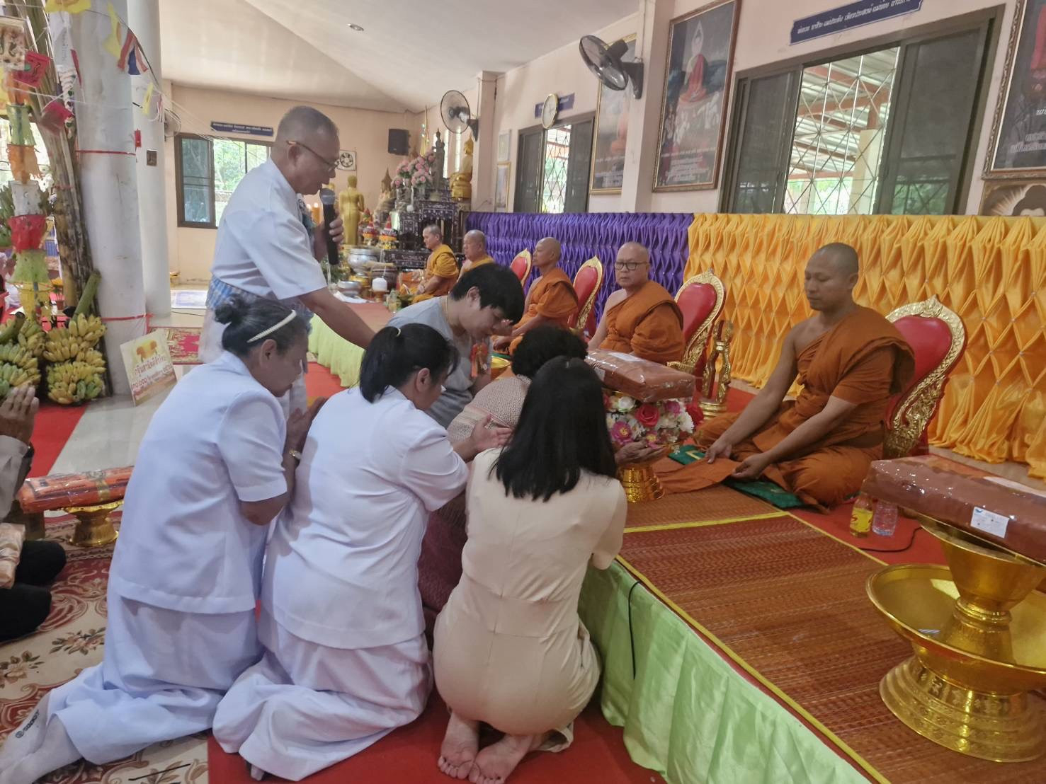 ภาพร่วมพิธีกรรมวัดเขาหวดพนารักษ์