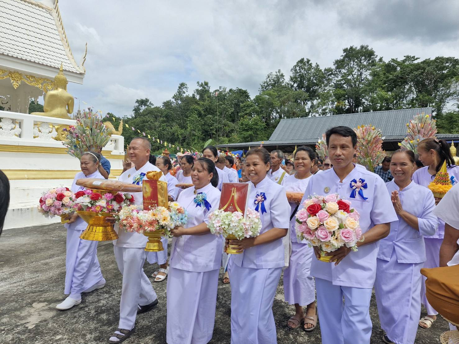 ภาพร่วมขบวนกฐินวัดประดู่งาม