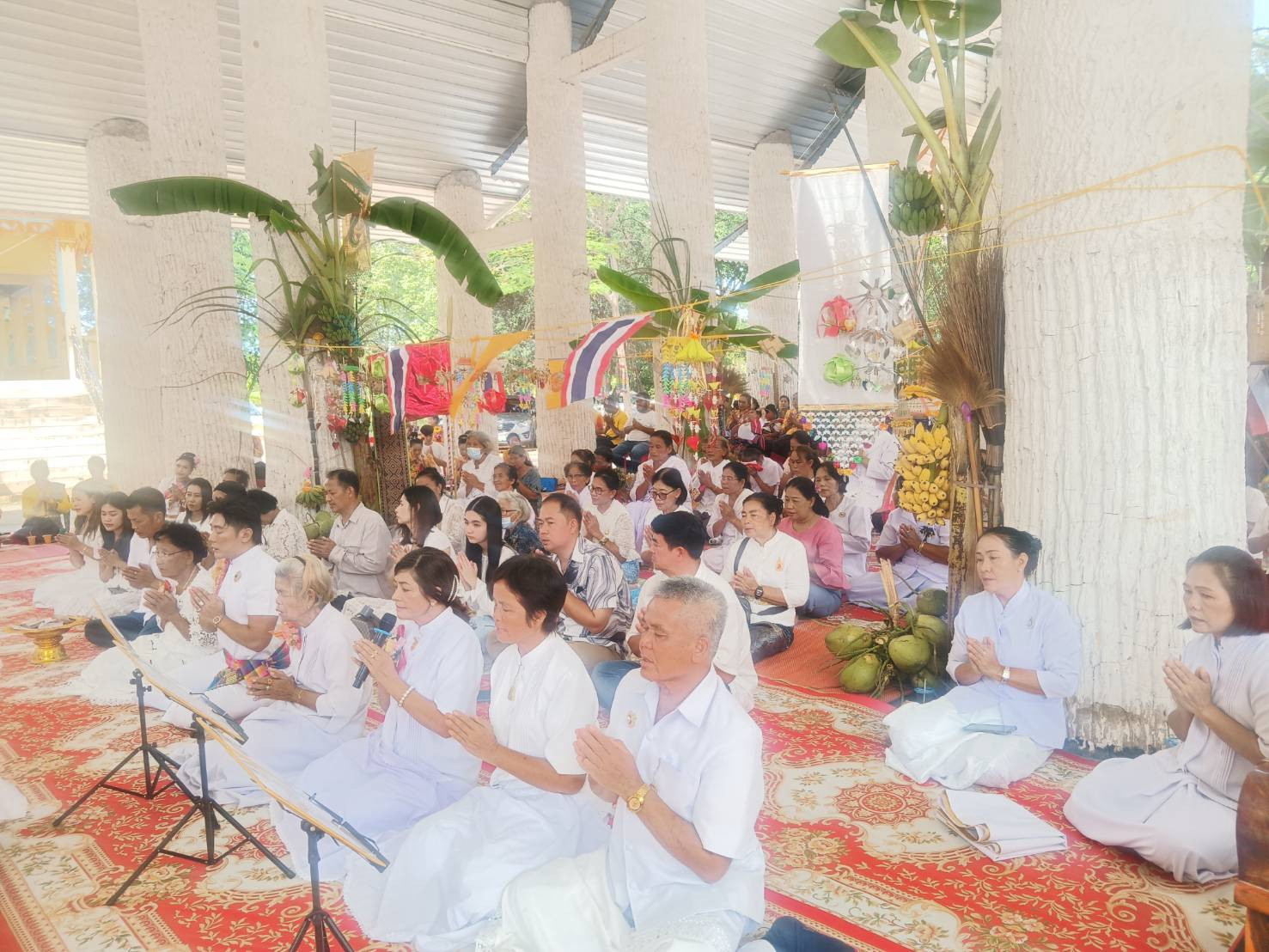 ภาพร่วมพิธีกรรมวัดป่าเทพธรรมิการาม