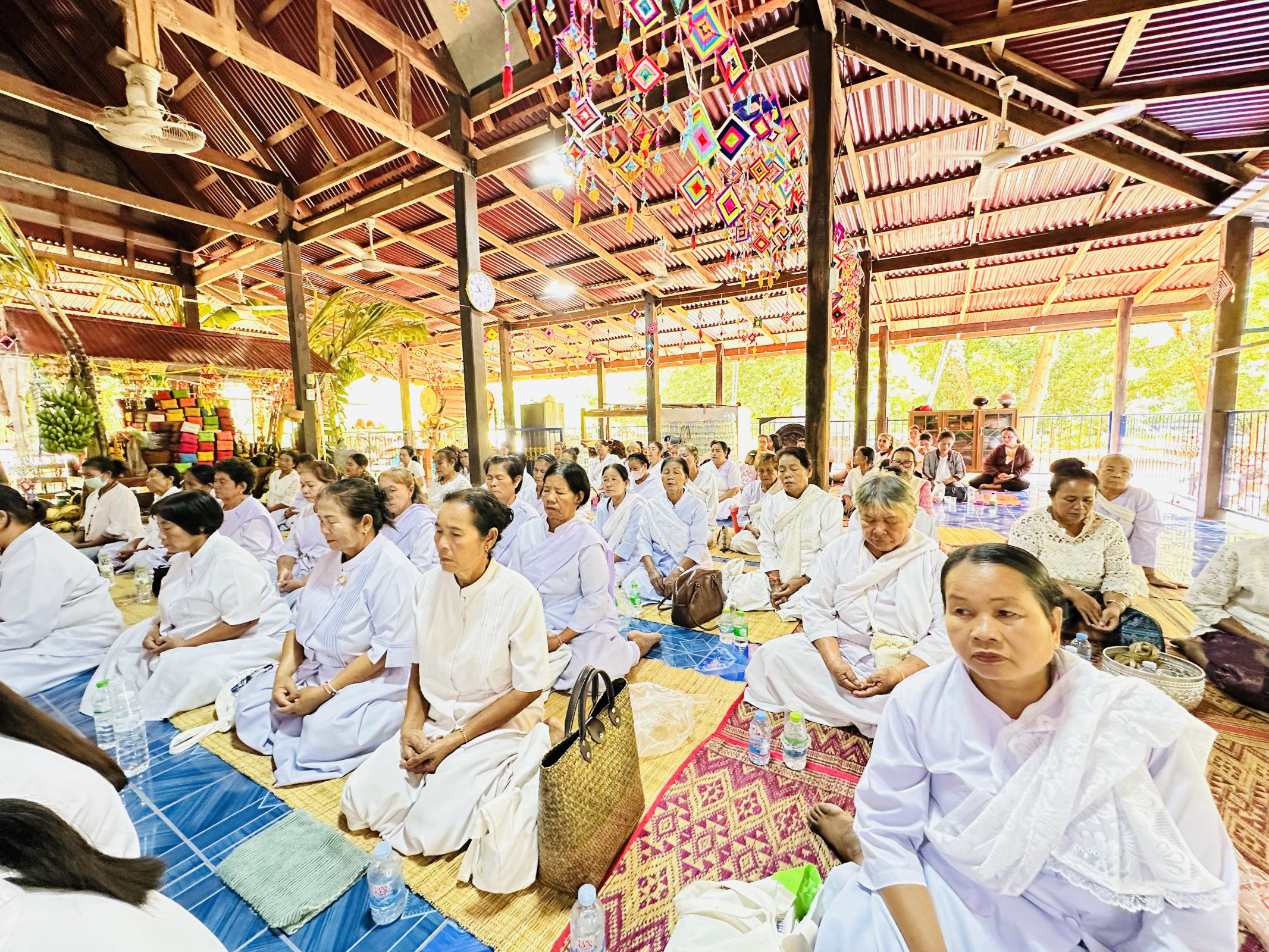 ภาพร่วมพิธีกรรมวัดป่านาทม