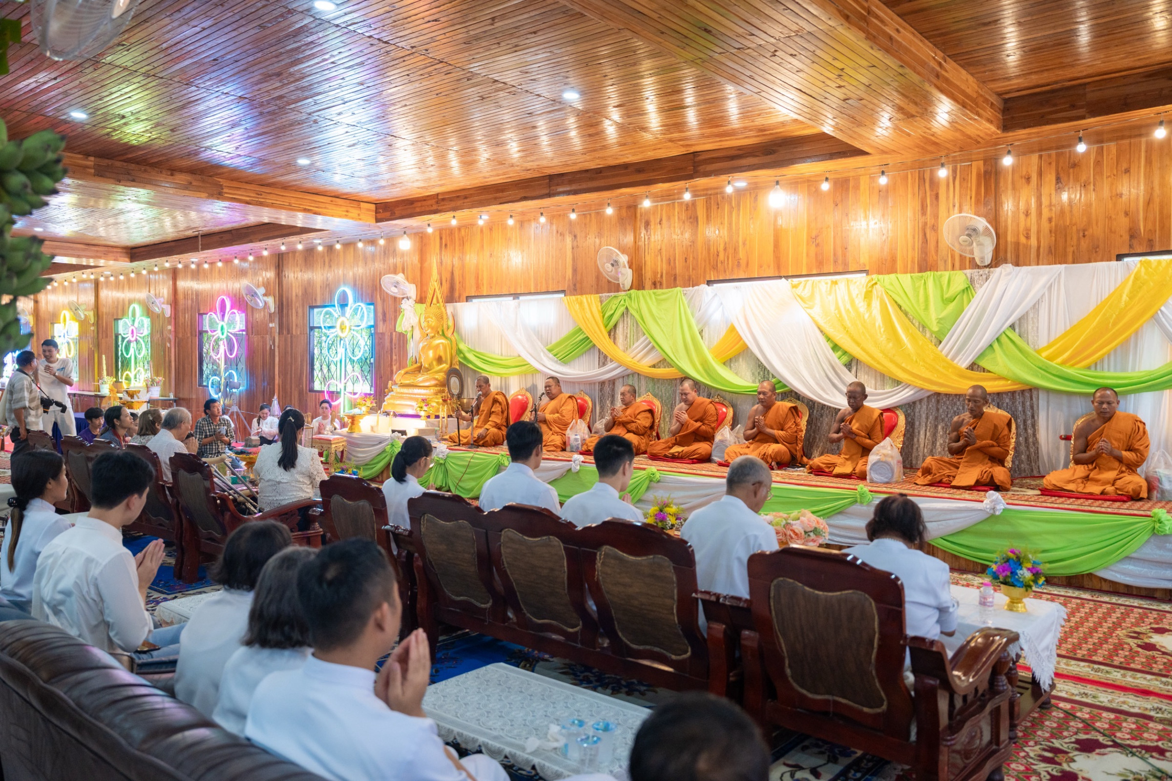 ภาพร่วมพิธีกรรมวัดหนองกร่าง