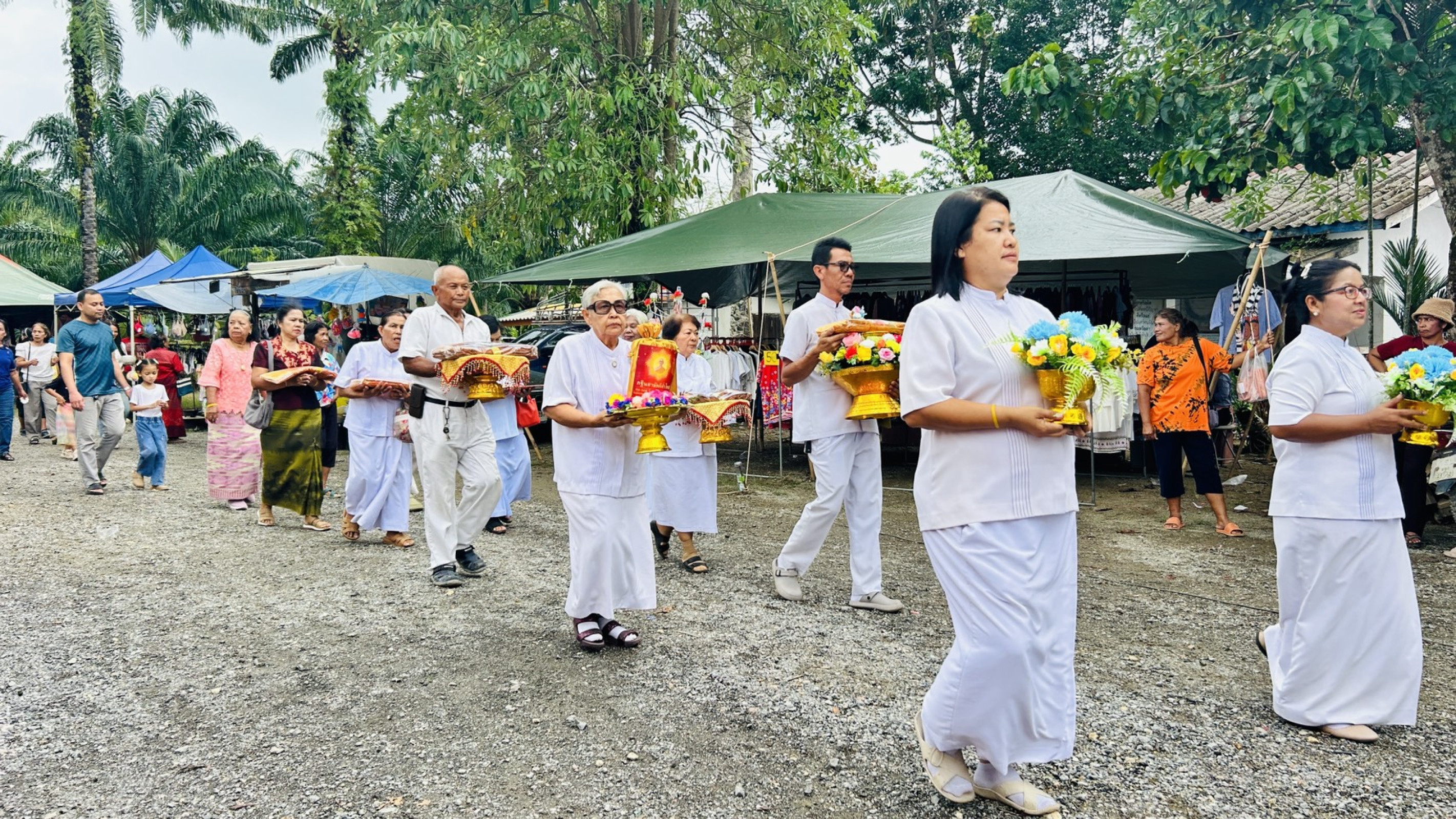 ภาพร่วมพิธีกรรมวัดนิคมพัฒนา