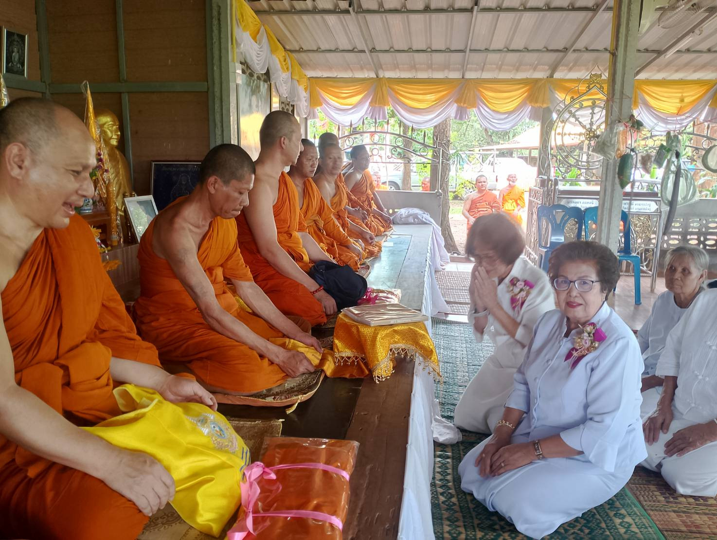 ภาพร่วมพิธีกรรมวัดป่าอัมพวาปีวนาราม