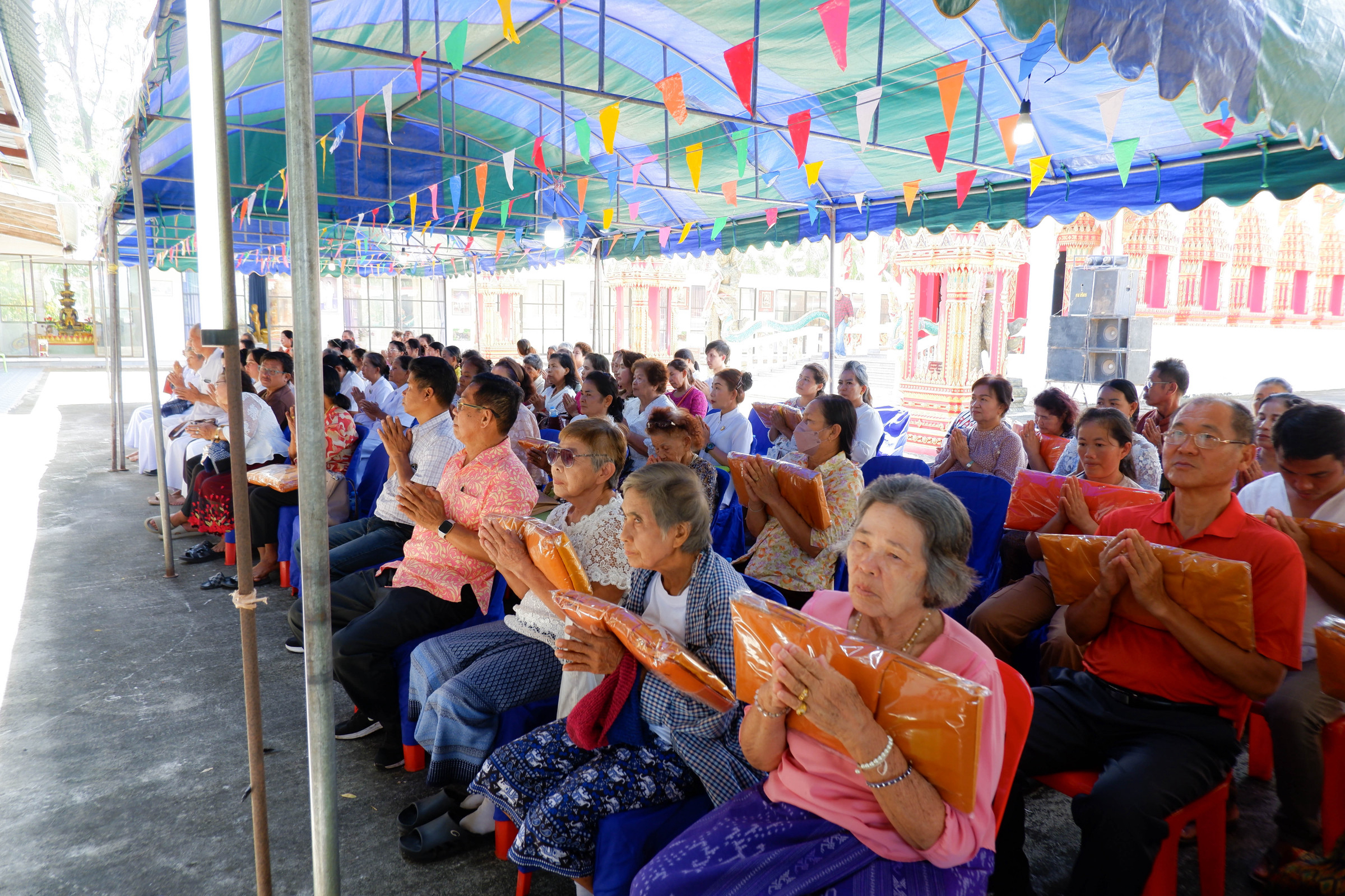 ภาพร่วมพิธีกรรมวัดบางเบิด