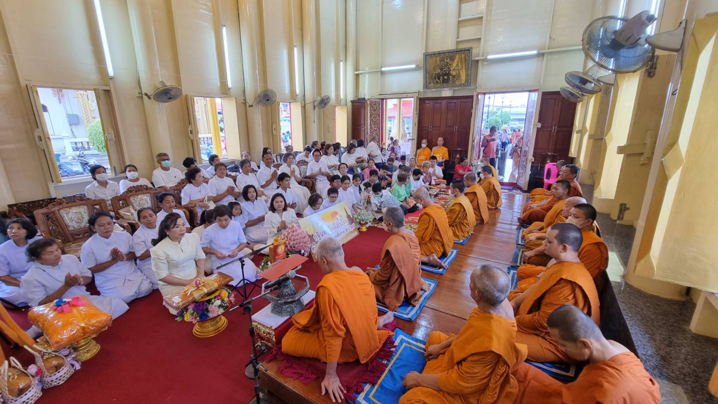 ภาพร่วมพิธีกรรมวัดตึกมหาชยาราม