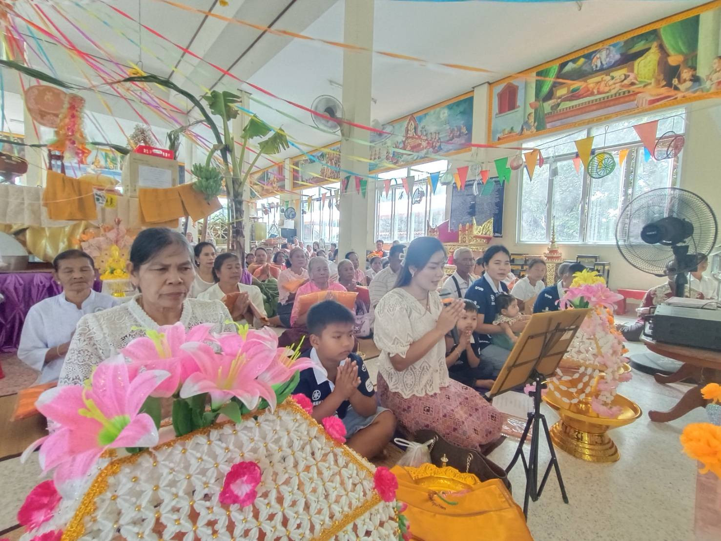 ภาพร่วมพิธีกรรมวัดโนนสุกรณ์