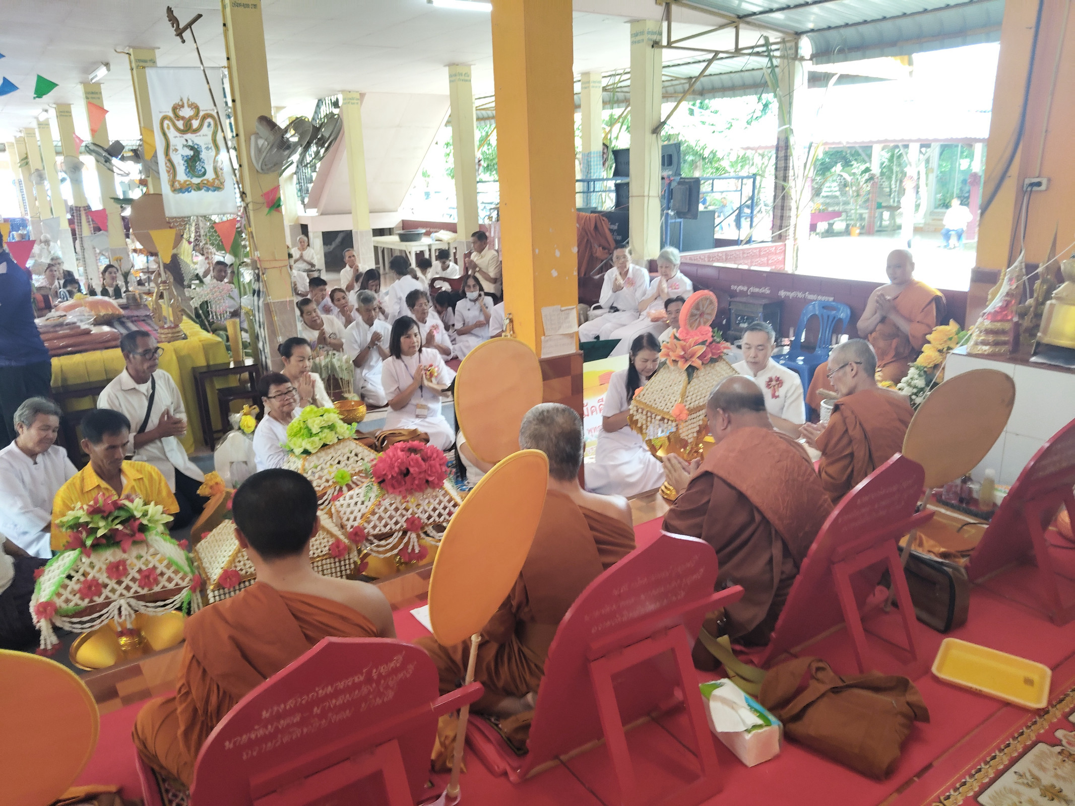 ภาพร่วมพิธีกรรมวัดสิทธิบังคม