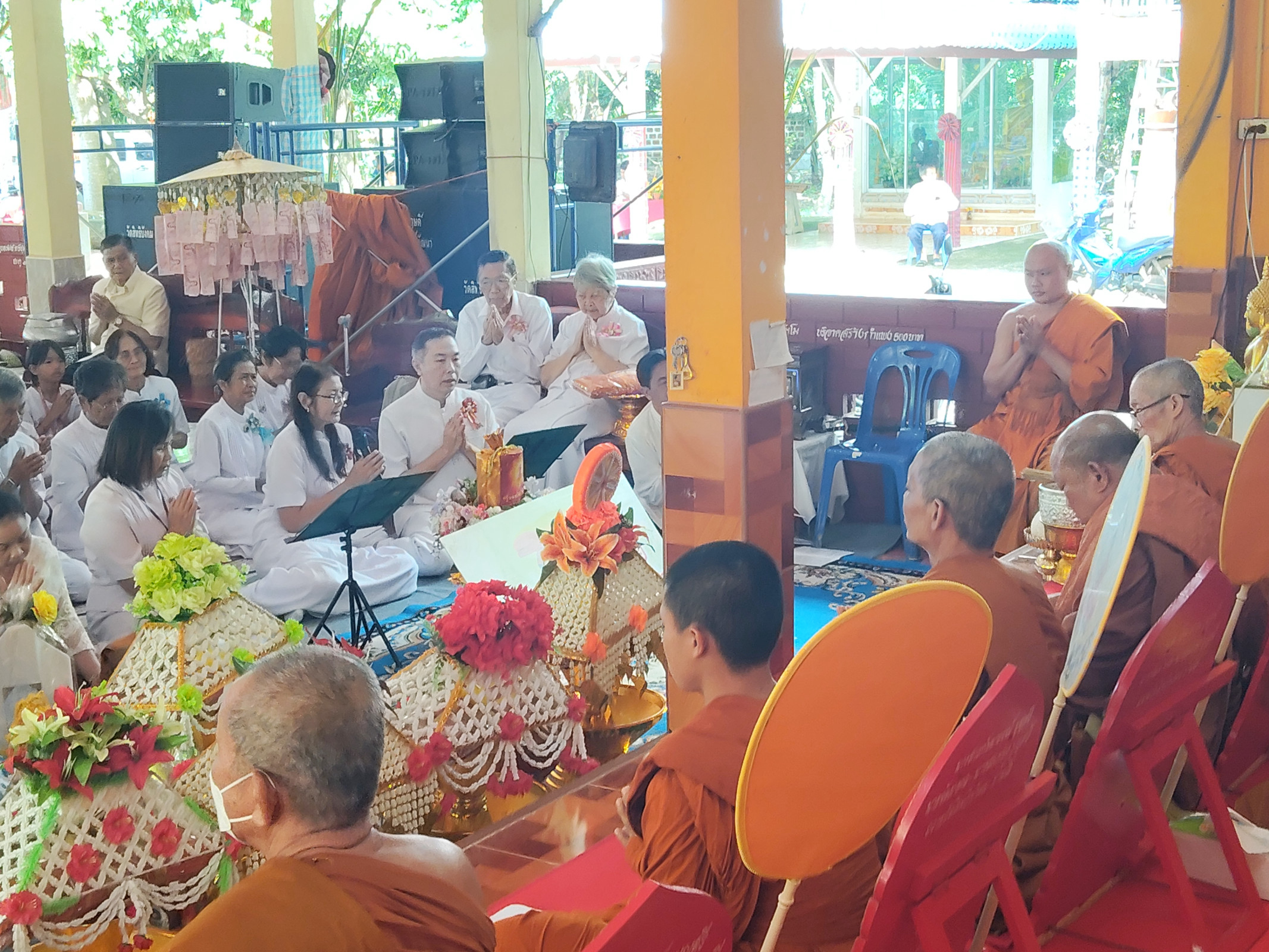 ภาพร่วมพิธีกรรมวัดสิทธิบังคม