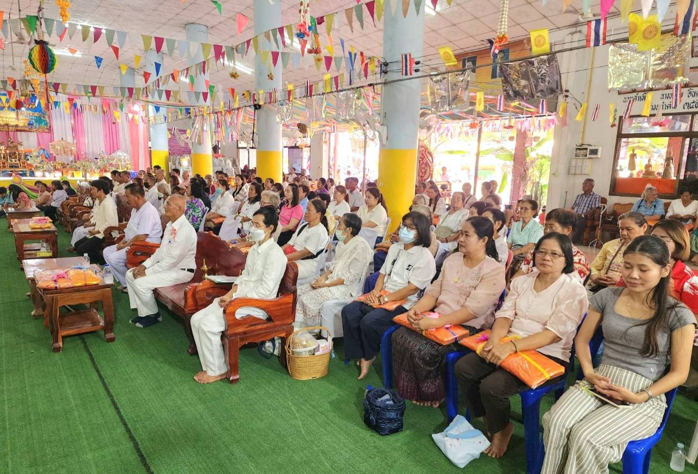 ภาพร่วมพิธีกรรมวัดหนองปล้อง
