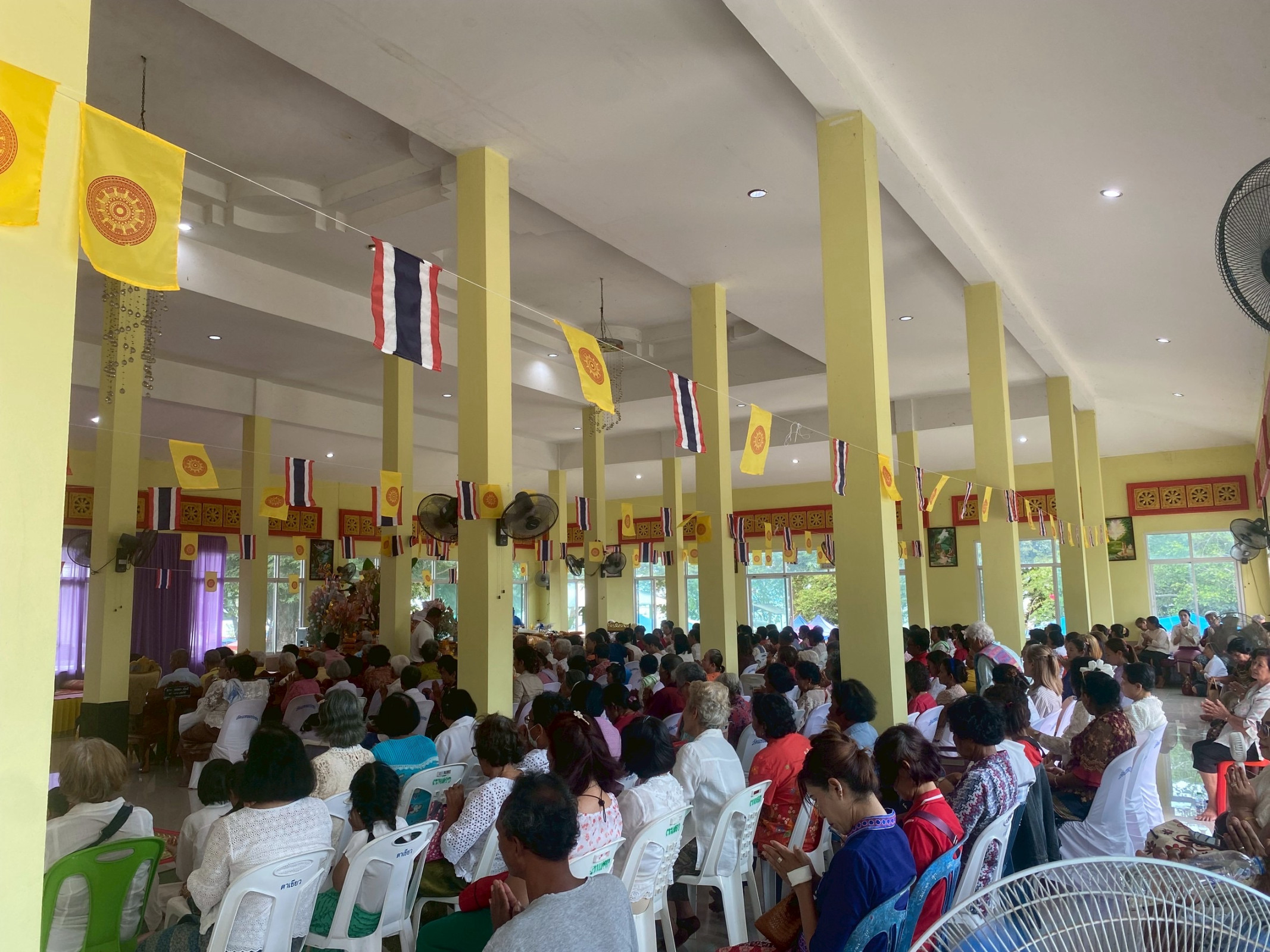 ภาพร่วมพิธีกรรมวัดแหลมบ่อท่อ