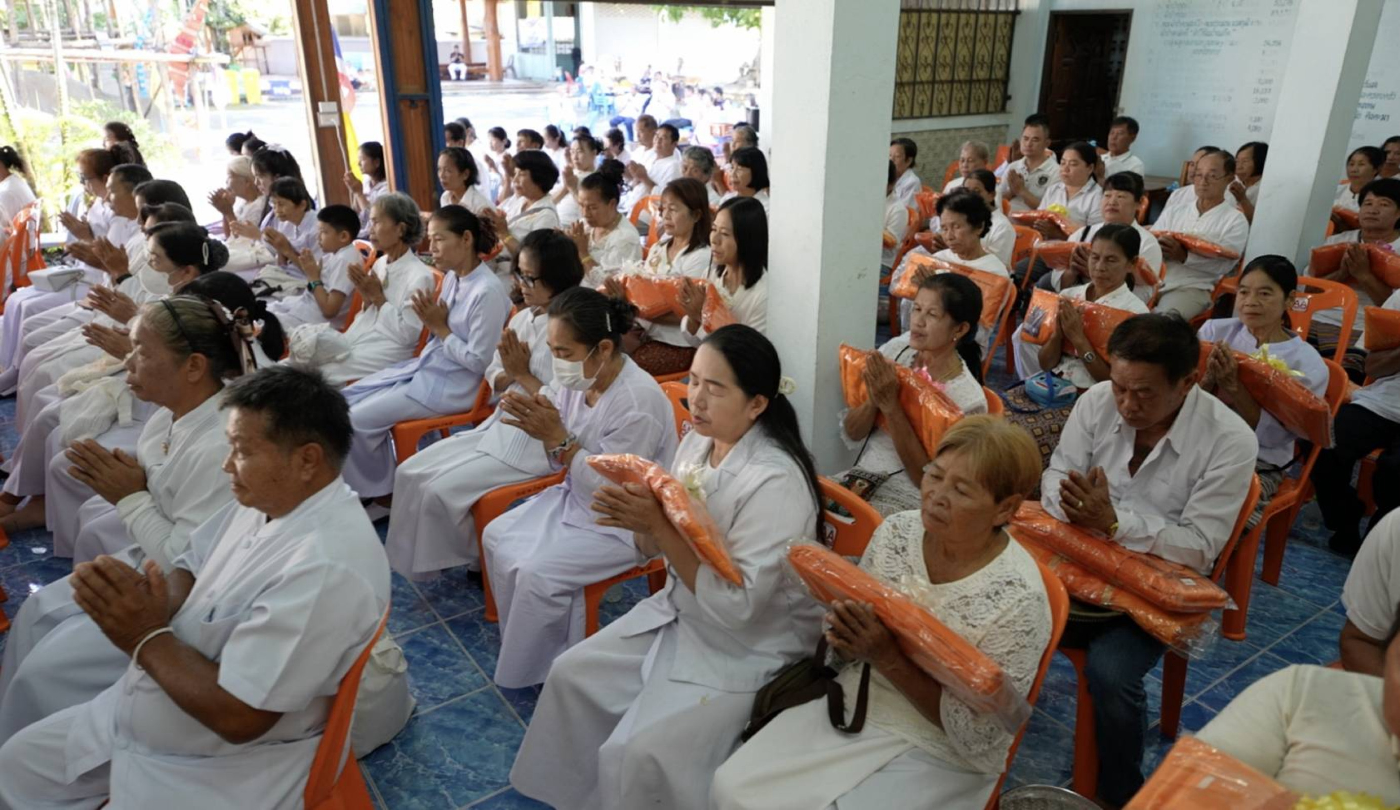 ภาพร่วมพิธีกรรมวัดไชยพฤกษ์