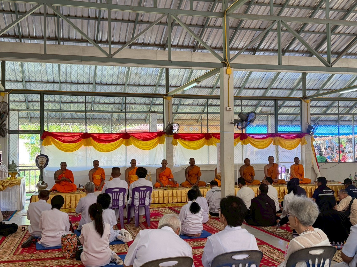 ภาพร่วมพิธีกรรมวัดห้วยน้ำเย็น