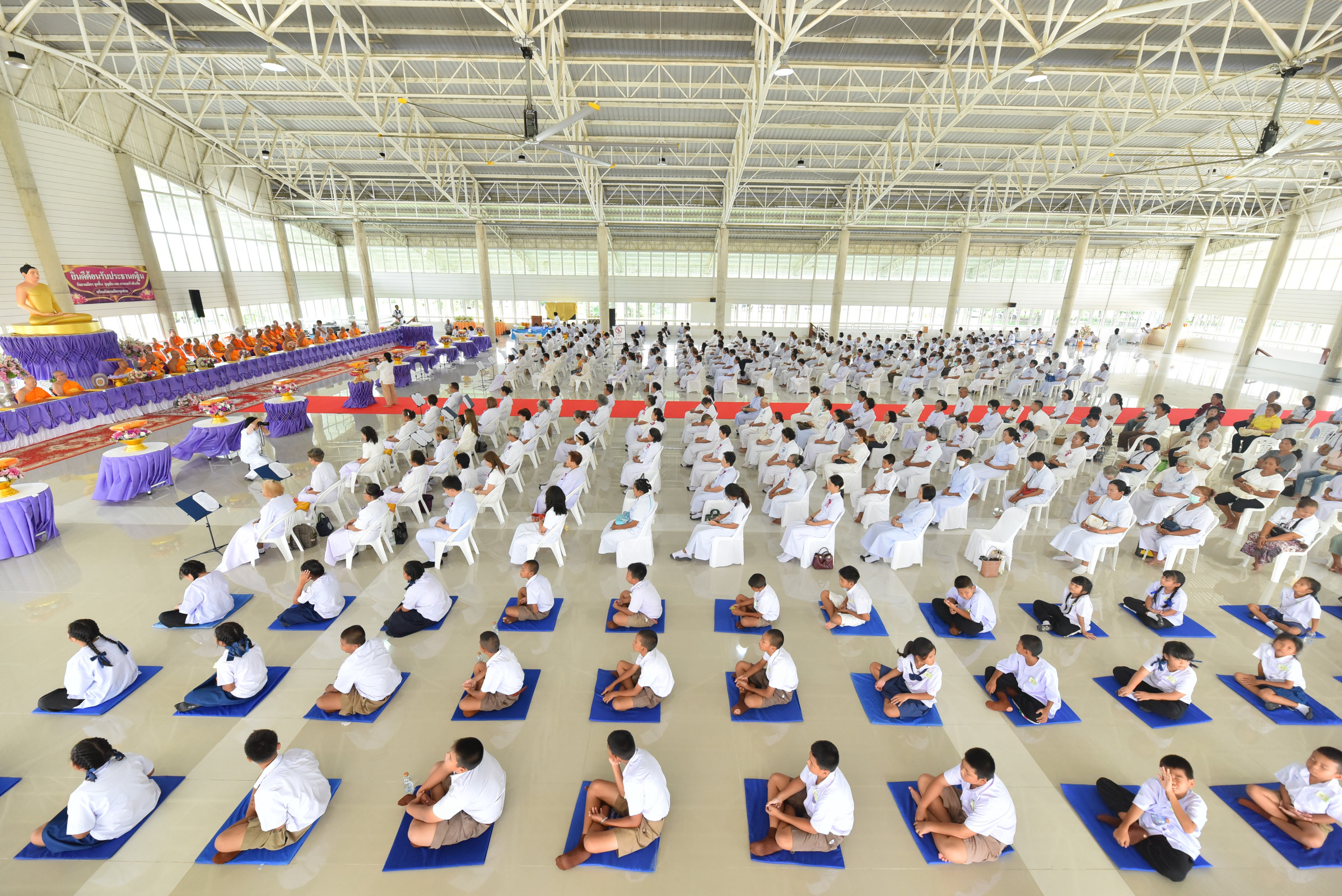 ภาพร่วมพิธีกรรมธุดงคสถานนครสวรรค์