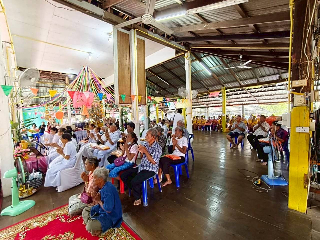 ภาพร่วมพิธีกรรมวัดสันติวนาราม